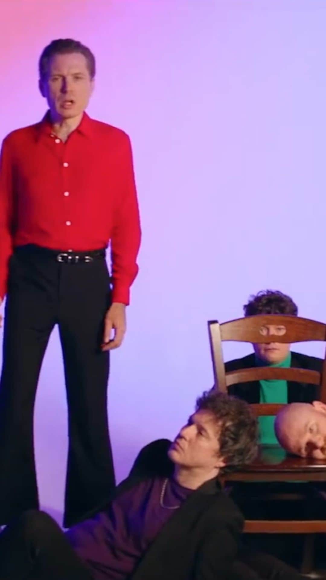 フランツ・フェルディナンドのインスタグラム：「Will you want me, when you’ve got me?」