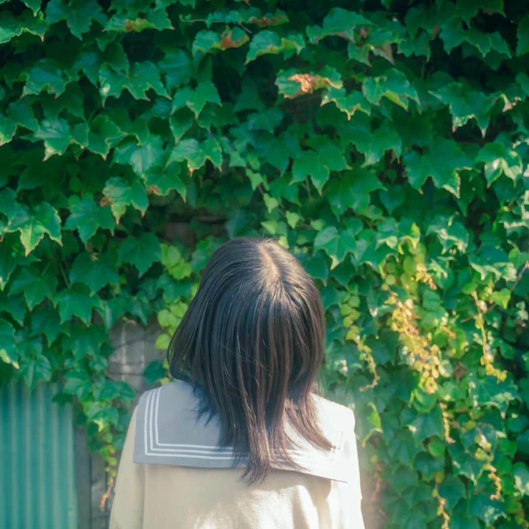 西川実花さんのインスタグラム写真 - (西川実花Instagram)「緑でたくさんの壁 もう夏だ！！🏝️🫧🫧 テスト終わったらやりたいこといっぱい🥰」6月21日 22時24分 - mika_nishikawa_