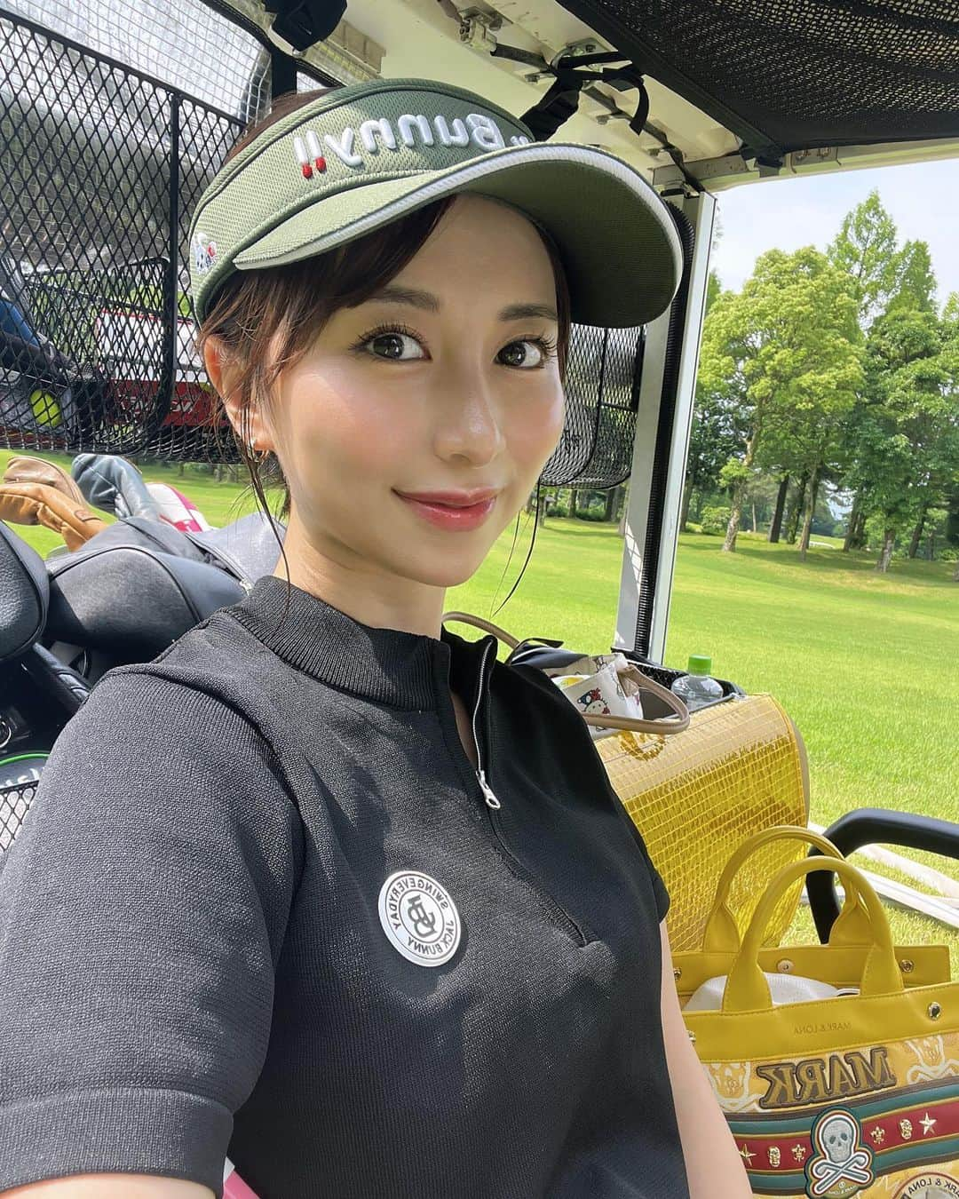 太田江莉奈さんのインスタグラム写真 - (太田江莉奈Instagram)「.  この前の🏌️‍♀️ 髪短いけど結んでみた✌︎  韓国で可愛いウェアを仕入れたから今週早速着る〜✨✨  . .  #夜須高原カントリークラブ  #福岡ゴルフ場#九州ゴルフ #福岡ゴルフ#ゴルフ女子#ド下手 #ゴルフウェア#ゴルフコーデ  #jackbunny#markandlona#golf」6月21日 22時36分 - erina_o_