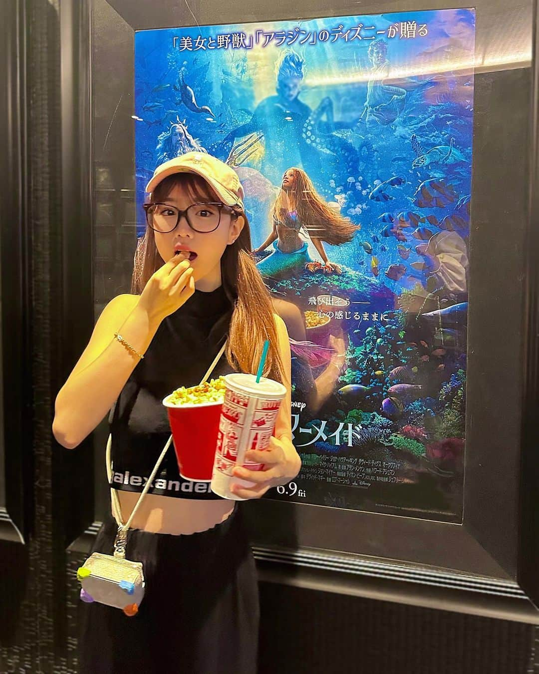 Sarraのインスタグラム：「The little mermaid is one of my favorite Disney movie🧜‍♀️🐠🦞💕 . . . . #リトルマーメイド#人魚#人魚姫#ディズニー#ディズニー映画#TOHOシネマズ#tohoシネマズ新宿#ポップコーン#キャラメルポップコーン#映画#映画鑑賞#映画館#アレキサンダーワン#ヴィトン #ルイヴィトン#セリーヌ#帽子#帽子コーデ#アリエル#thelittlemermaid#littlemermaid#movie#theater#movies#alexanderwang#louisvuitton#celine#likeforlikes#likeforfollow#ariel」