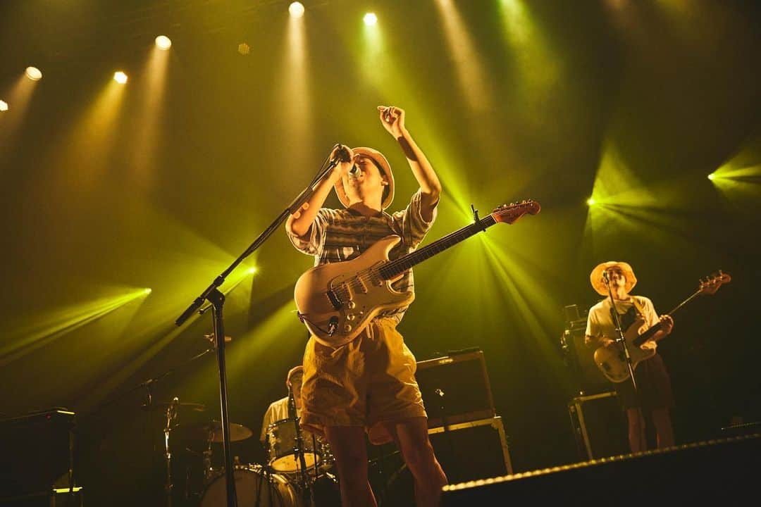 never young beachさんのインスタグラム写真 - (never young beachInstagram)「never young beach 5th Album “ありがとう” Release Show TOKYO at Roppongi EX THEATER ありがとうございました🤲 メモリアルな日にみなさんと楽しい素敵な「ありがとう」リリース日となりました🎉  Photo by Yosuke Torii @hurry」6月21日 22時43分 - never_young_beach_official