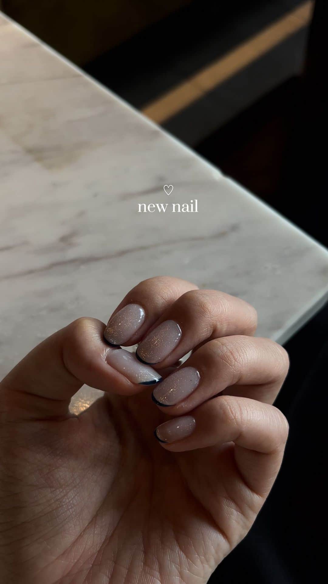 のインスタグラム：「new nail  前回に続きフレンチネイル 夏らしくシルバーのマグネットにネイビーフレンチ 手元涼しげ❤︎  @___k_e_i___._  @_lowaly_  Thank you❤︎」