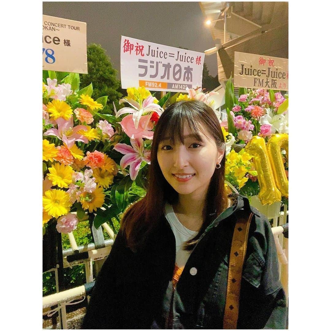 葉月のインスタグラム：「先日Juice=Juiceの武道館公演に行ってきました😀 あいっっっかわらず段原瑠々さんがだぁいすき🫶🏻な時間でした🫶🏻🫶🏻🫶🏻 可愛い可愛いりせちゃんにお付き合い頂いたよ👼🏻 さて、私はただいま絶賛舞台本番中です！日曜日までやっとりますので、お時間、ご都合合う方は是非六本木駅すぐの俳優座劇場までお越しください🐘」