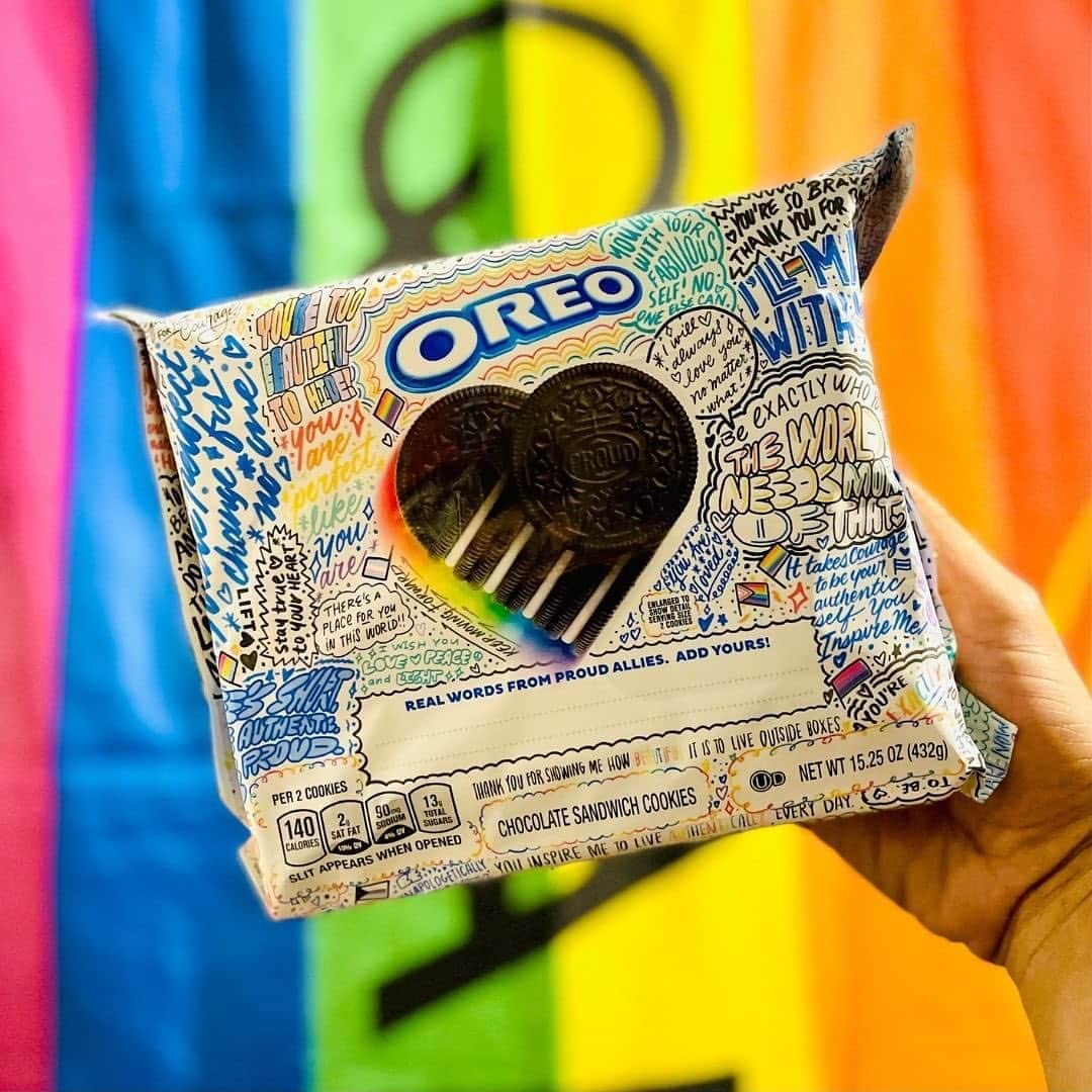 OREOさんのインスタグラム写真 - (OREOInstagram)「We're celebrating our longtime partnership with @pflag, who turns 50 this year. Thanks for your iconic work and for helping us all to be better allies ensuring that every LGBTQ+ person is safe, celebrated, empowered, and loved 🌈」6月21日 23時10分 - oreo