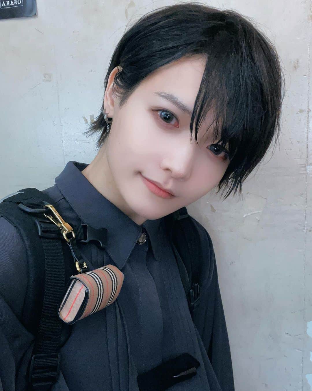 島貫勇士のインスタグラム：「みみかけ ・ ・ ・ #ポートレート  #メンズアイドル #アイドル #かわいい #かっこいい #自撮り界隈 #両目界隈 #雰囲気男子 #雰囲気好き #メン地下  #メンズメイク #メンズヘア #あざと男子 #彼氏感 #彼女目線  #l4l #instagood #Instagram #selca #selfie #instalike #follow #followme #japaneseboy #japanboy」