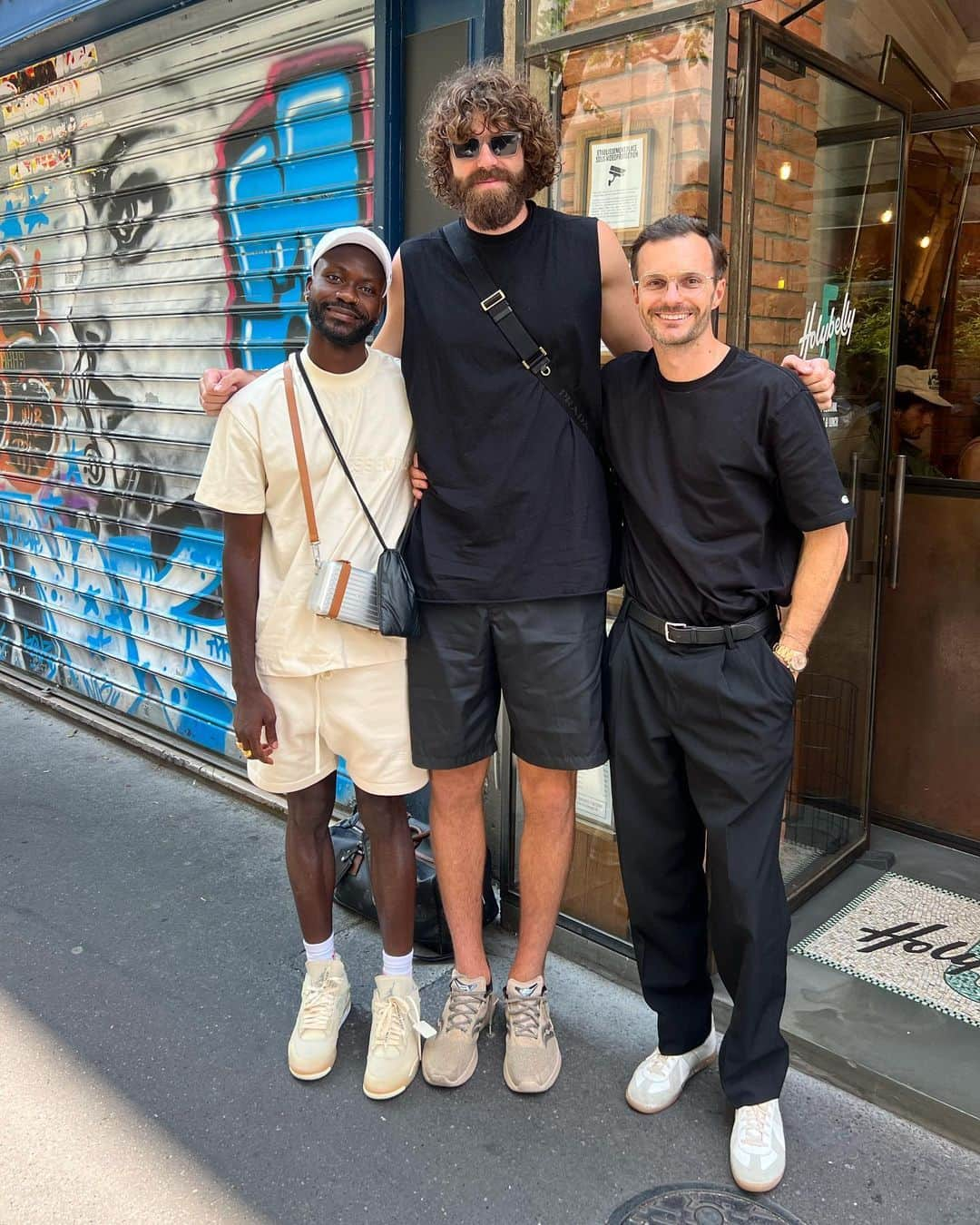 クリスヴァンアッシュのインスタグラム：「GREAT LUNCH! @amoakoboafo @reillyopelka #krisvanassche #kris_van_assche」