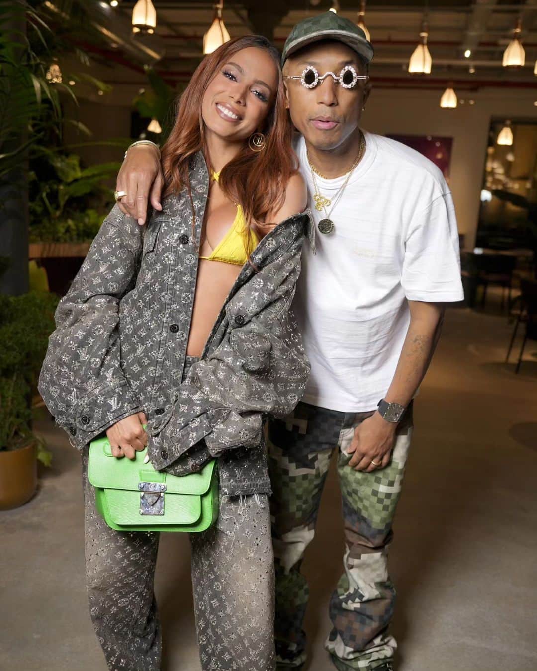 euanittaさんのインスタグラム写真 - (euanittaInstagram)「Genius @pharrell  @louisvuitton ♥️ swipe to see only people I love the most ( 📸 @stephaneFeugerePhotography )」6月21日 23時37分 - anitta