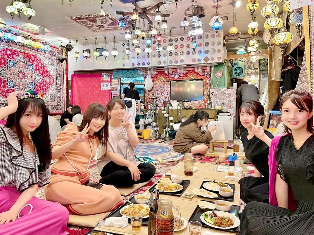 久保亜沙香のインスタグラム：「美女達とトルコランチしました🇹🇷 わたしだけ変な(失礼)帽子被せられてるけど気にしないで🤣  💜 ・ ・ #asakakubo #久保亜沙香 #久保 #亜沙香 #asaka #kubo #follow  #photo #live #actress #singer #sofvidesigner#japanese #japanesegirl #japan #舞台 #舞台女優 #役者 #撮影 #写真 #フォロー #日本人 #トルコ料理」