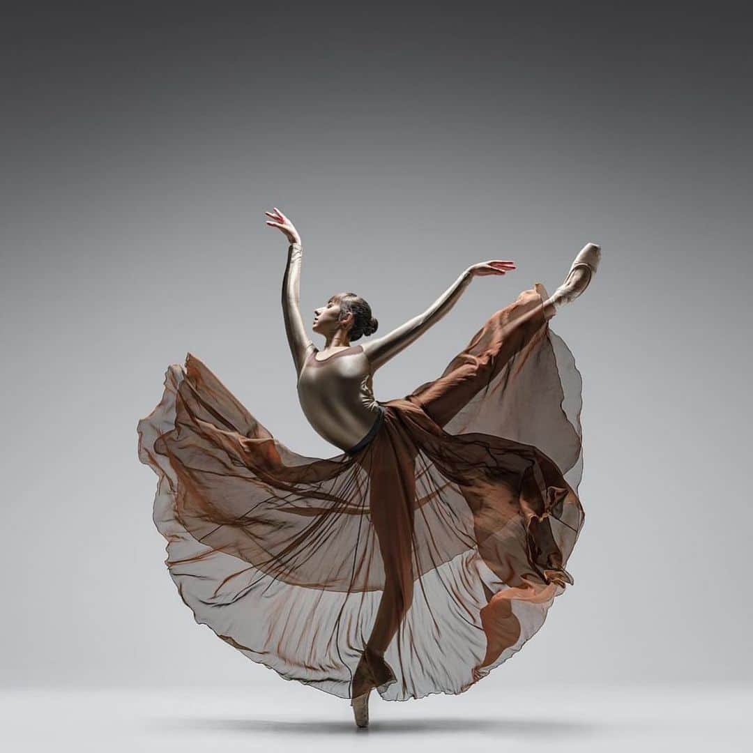 Ballet Is A WorldWide Languageさんのインスタグラム写真 - (Ballet Is A WorldWide LanguageInstagram)「Gorgeous @elena__ballet by @pickledthoughtz   #elenaiseki #worldwideballet 🌸💘👏🏻」6月21日 23時53分 - worldwideballet