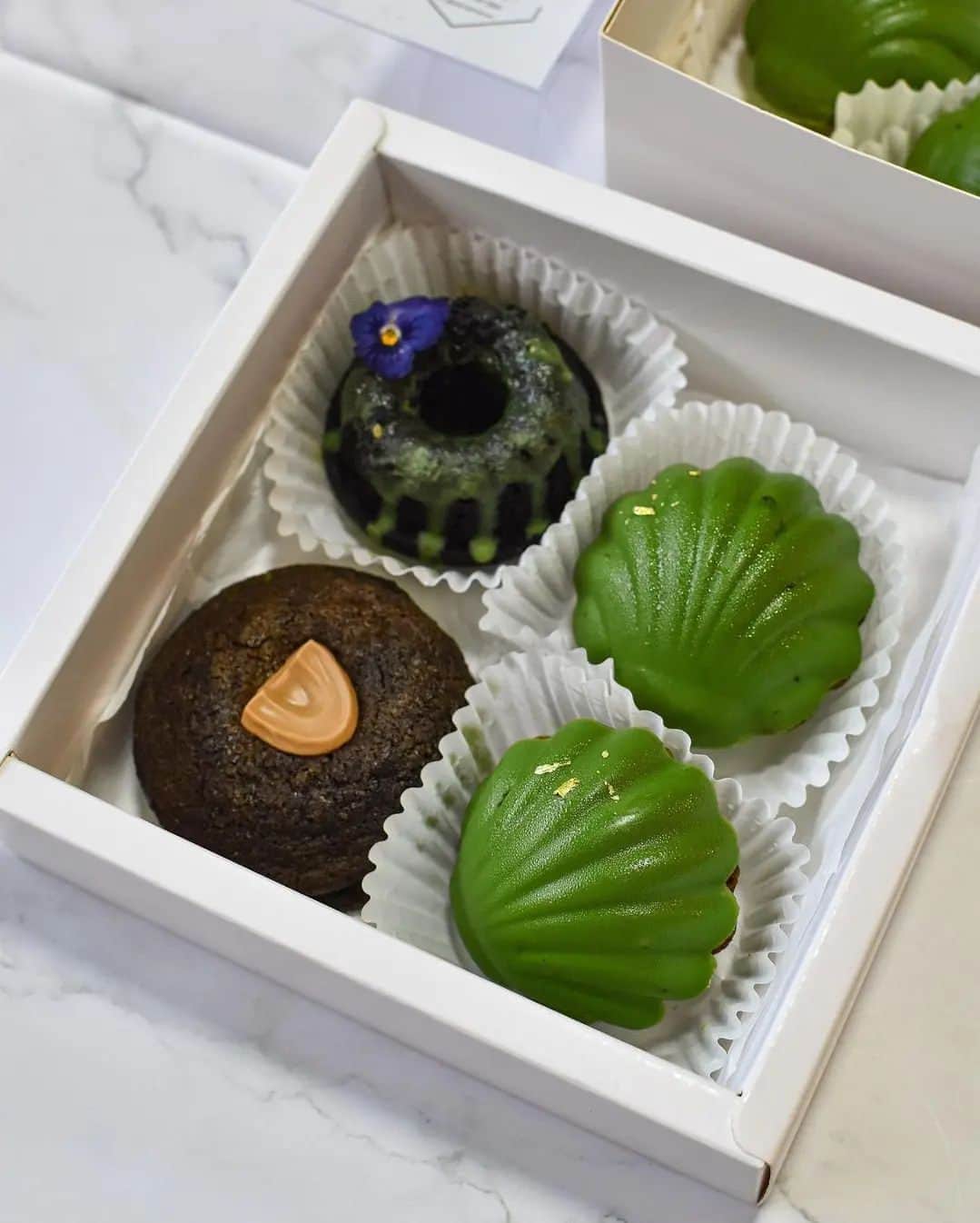 Matchæologist®さんのインスタグラム写真 - (Matchæologist®Instagram)「✨ Life is better with freshly baked #MatchaCookies! 🙌 Who else would love to receive this mouthwatering #Matcha Bake Box beautifully captured by @mysweetlittletooth?! . We challenge you to make your own matcha cookies at home! 😱 We’ve got you covered if you’re craving the captivating taste of matcha green tea 🌿— the ultimate superfood that you can incorporate into any of your favourite creations!  . 👉Head to Matchaeologist.com to learn more about our range of ceremonial and culinary matcha. . Matchæologist® #Matchaeologist Matchaeologist.com」6月21日 23時59分 - matchaeologist