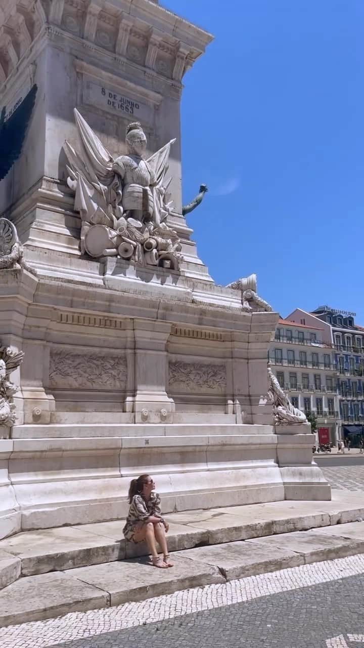 Giovanna Antonelliのインスタグラム：「Portugal é um destino apaixonante!!!!! 😍 Sempre que posso venho e aproveito ao máximo cada experiência, conhecendo lugares novos e revisitando cantinhos especiais!  E dessa vez, obrigada parceira @maxmilhas ,plataforma de pesquisa e compra de viagens com passagens nacionais e internacionais pros destinos mais incríveis do mundo e….com até 60% de desconto 💚✈️  vem conhecer a Maxmilhas e viver esse e outros destinos incríveis pelo mundo!  #Maxmilhas #Publicidade」