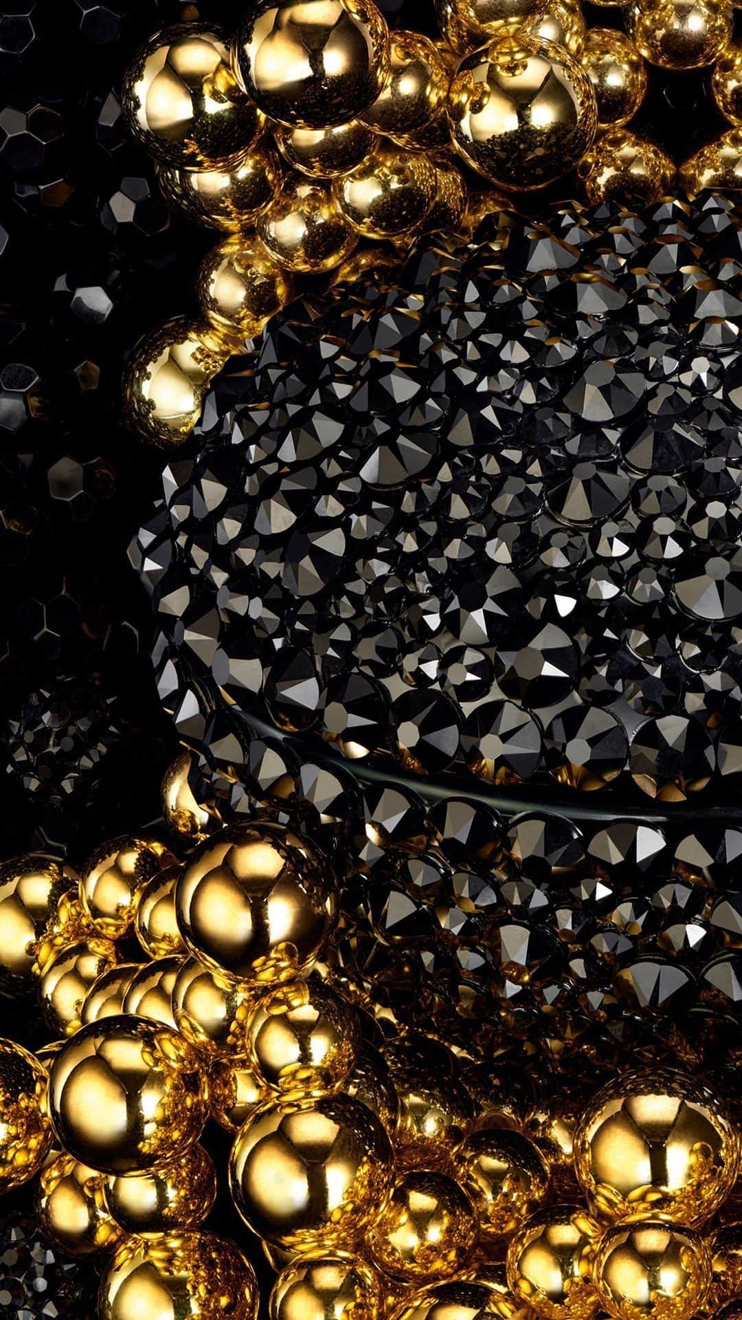 のインスタグラム：「Introducing Orchidée Impériale Black The Cream - The Exceptional Piece by Kevin Germanier.​  Placed upon a stunning upcycled beaded throne designed by socially conscious designer Kevin Germanier, Orchidée Impériale Black’s iconic ebony jar is embellished with Swarovski crystals in an exquisite tribute to nature’s most fascinating flower. A limited-edition series of 15 numbered collector’s pieces, celebrating Guerlain’s commitment to art and sustainability.​  @kevingermanier @swarovski  #Guerlain #OrchidéeImpériale #ExceptionalPiece」
