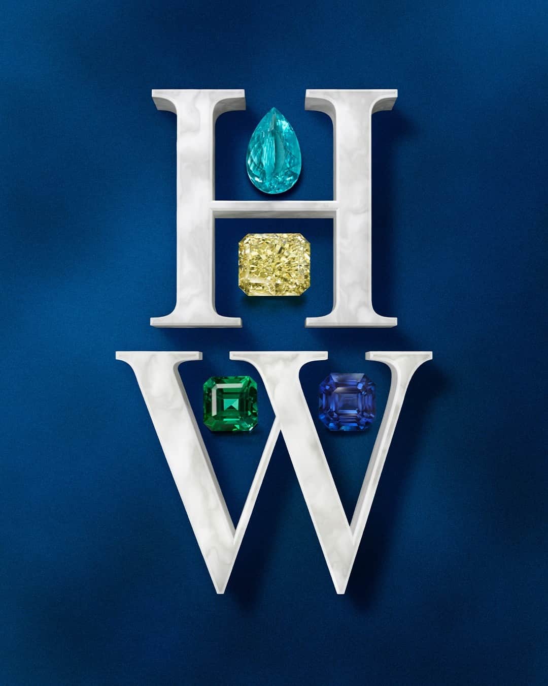 ハリー・ウィンストンのインスタグラム：「The House of Harry Winston holds court for a new collection of one-of-a-kind high jewelry suites inspired by our regal legacy. We are pleased to present Royal Adornments. Tap the link in bio to discover the noble pieces. #HarryWinston #WinstonHighJewelry」