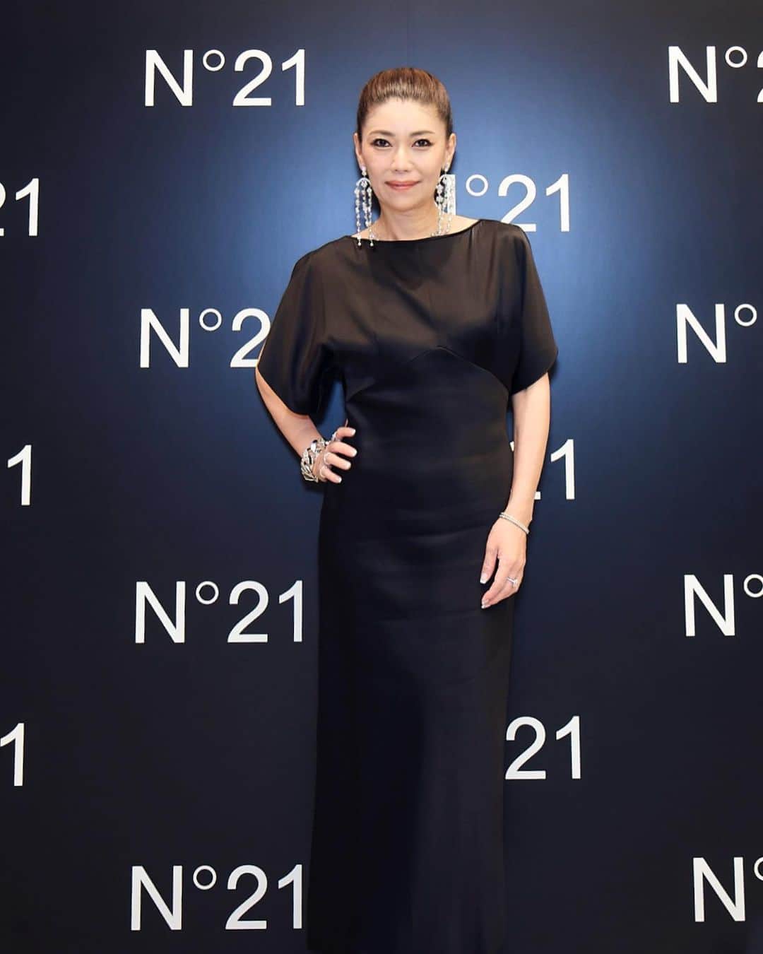 Taki Tanakaのインスタグラム：「#N21Fukuoka  #ootd #outfitoftheday #outfit  Dress,Earrings #N21   @numeroventuno  @alessandrodellacqua   @iza_official  #izastagram」