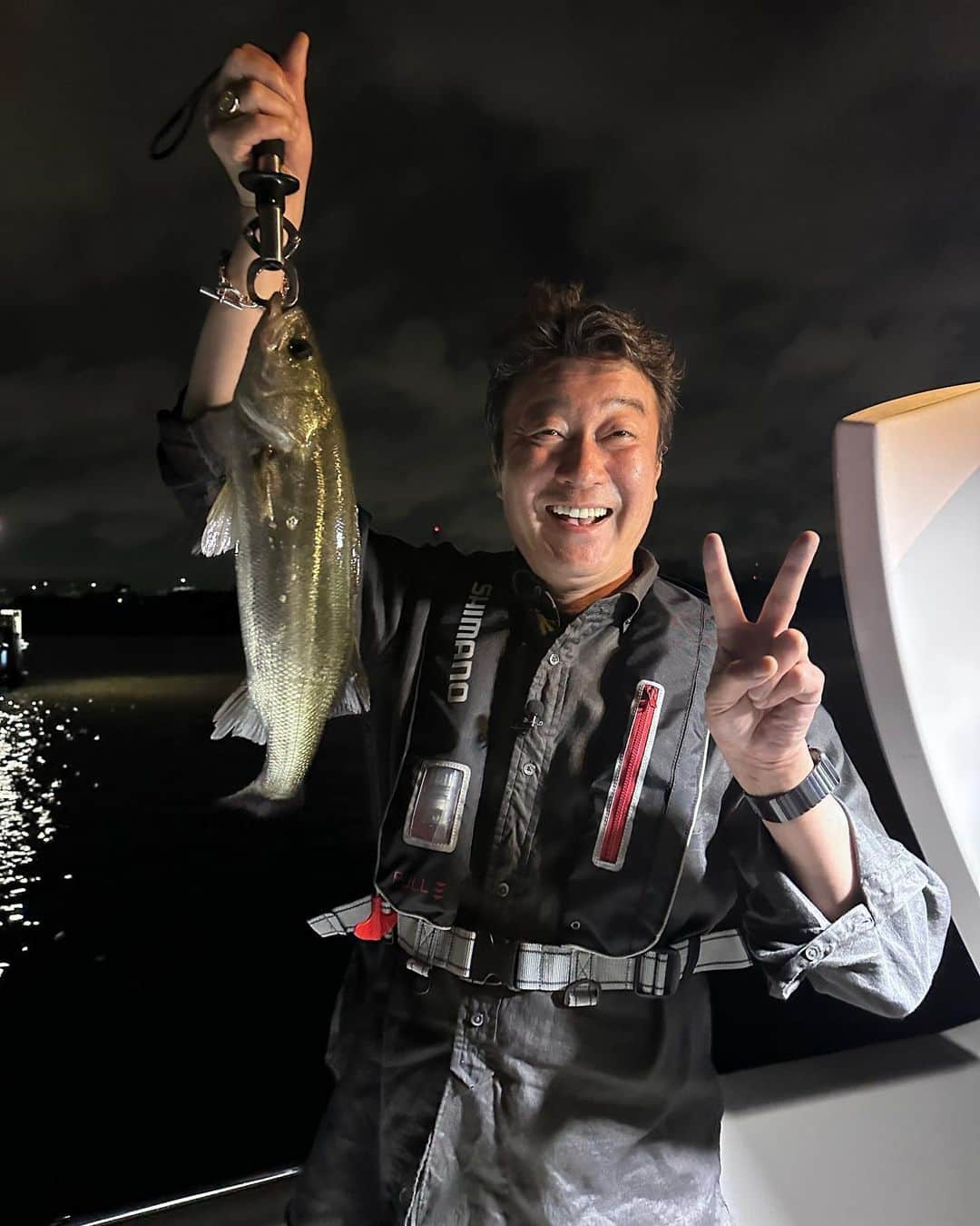 山口一郎のインスタグラム：「加藤さん釣れた。」