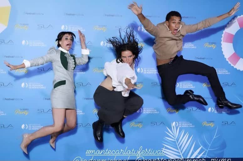 コンスタンス・ジマーのインスタグラム：「THE END! Best step and repeat picture ever!! You can tell by my face that I wasn’t sure I was going to stick the landing in those shoes! And on the last day I rested…on the stairs. Thank you for going on this epic journey with us, we hope you’ll join us August 18th for the premiere of @harlancoben’s @shelteronprime on @primevideo!」