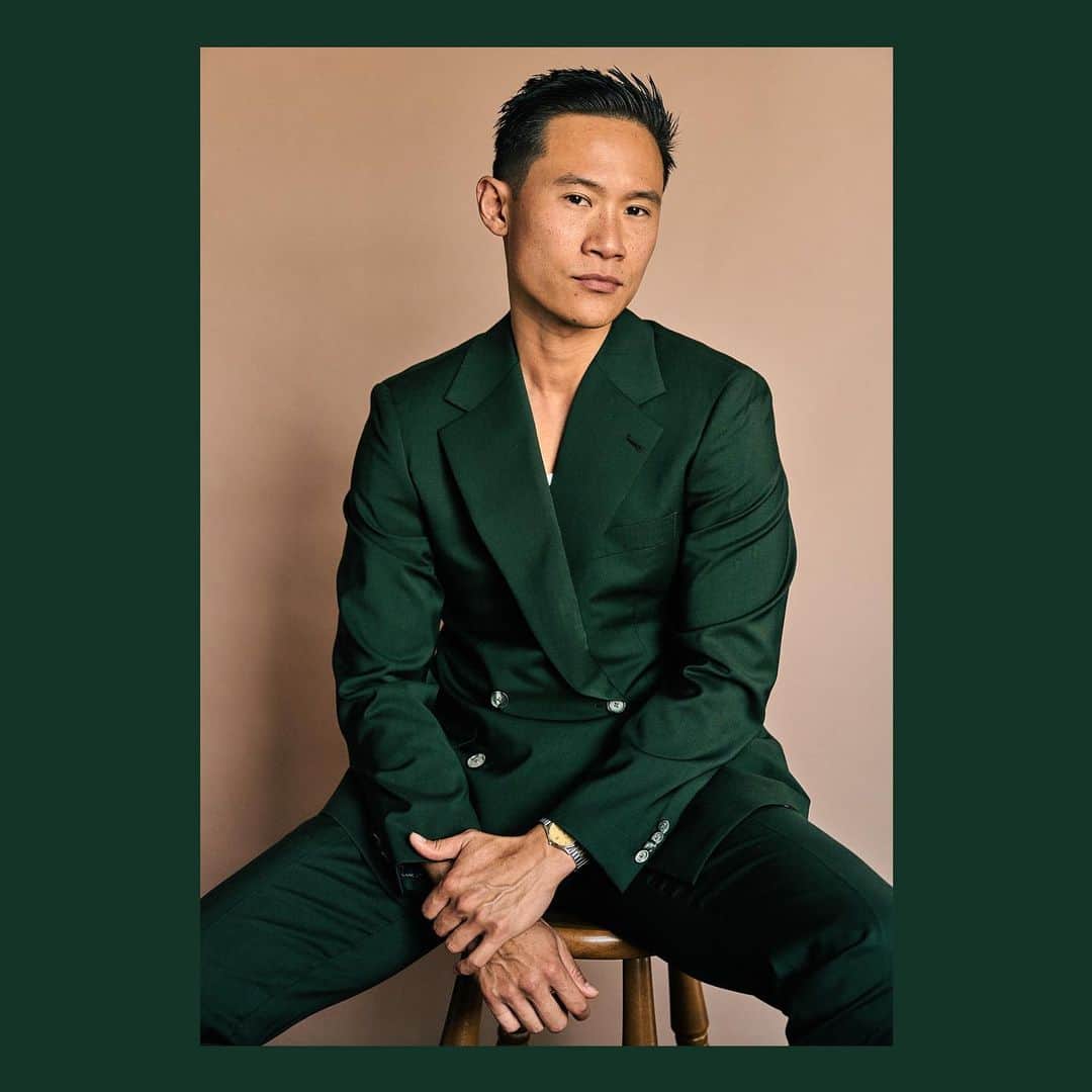 カーティス・ラムのインスタグラム：「The New Green Ranger 🐉 Made By @indochino  📸: @byaprilalexander   And here's a lil somethin somethin for ya -  Use the code INDO_CURTIS10 and get 10% off your order before the end of the month 🫰🏼#ad   www.indochino.com」
