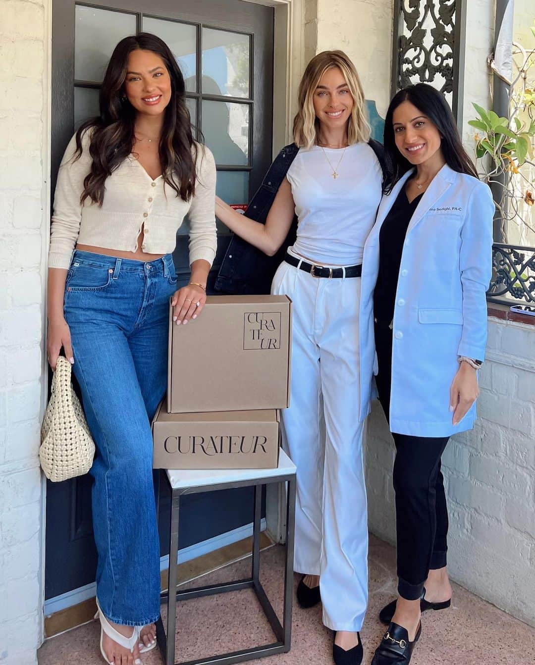 Elizabeth Turnerさんのインスタグラム写真 - (Elizabeth TurnerInstagram)「The older (and wiser) I get the more I realize how important two things are: strong female friendships AND GOOD SKIN CARE!!!! Yesterday I hosted the cutest event with my skincare guru @naturalbyneens , @curateur , and my besties! What a privilege to get to learn about skin care with the best crew! @skinspirit」6月22日 0時41分 - elizabethcturner