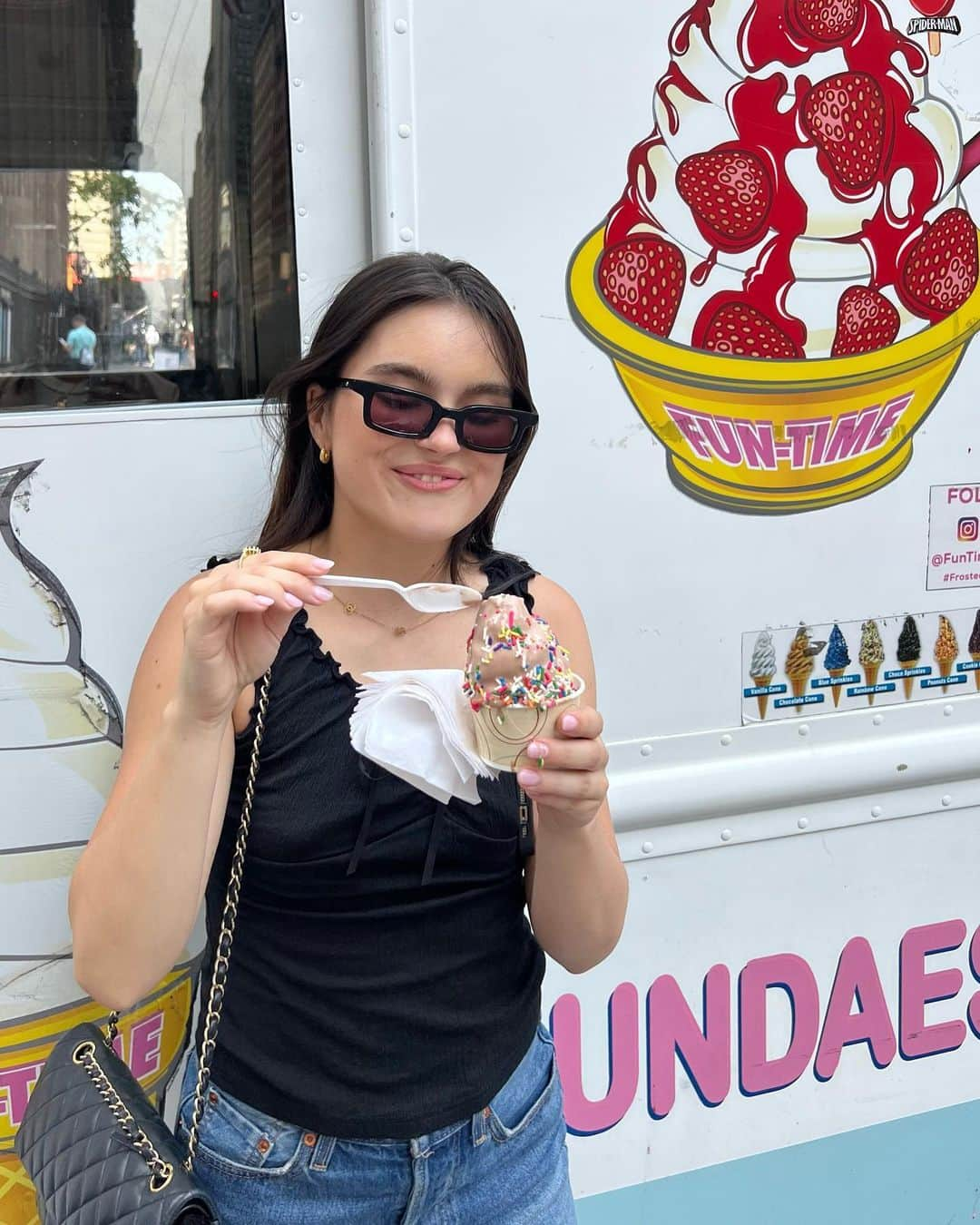 ランドリー・ベンダーさんのインスタグラム写真 - (ランドリー・ベンダーInstagram)「🍦🍦🍦」6月22日 0時52分 - landrybender