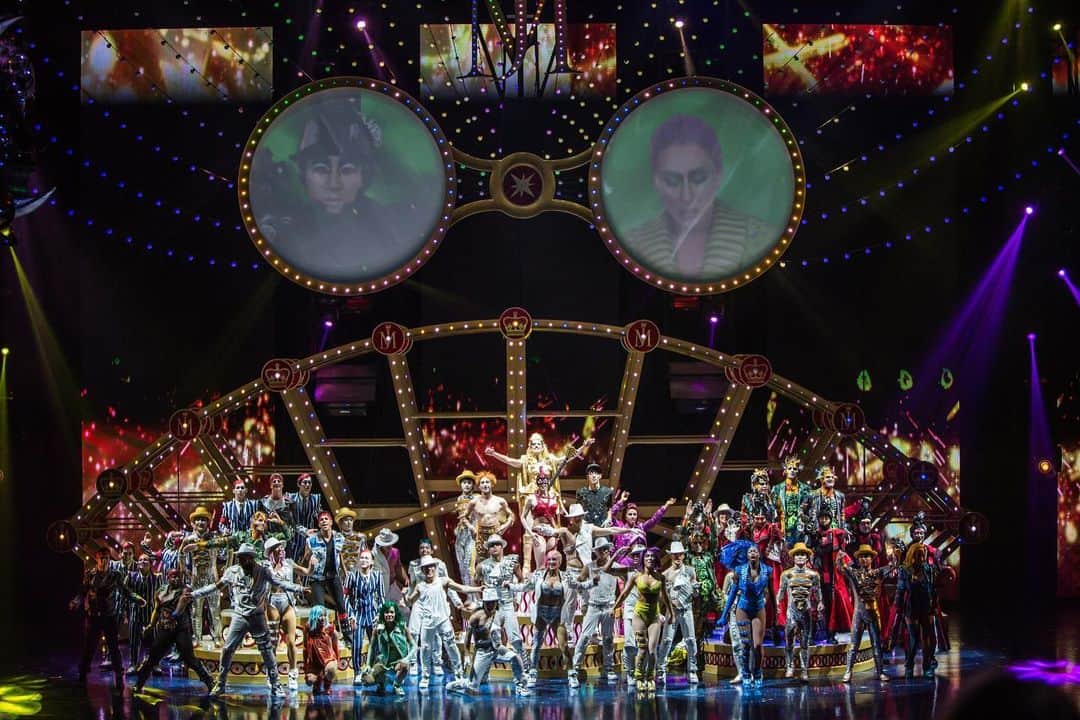 マイケル・ジャクソンのインスタグラム：「“During his life, Michael Jackson always worked to create a sense of wonder in his music and other artistic projects, and the show ‘Michael Jackson ONE’ is a perfect realization of those ambitions” – Las Vegas Magazine. Hit the link in stories to get tickets.」