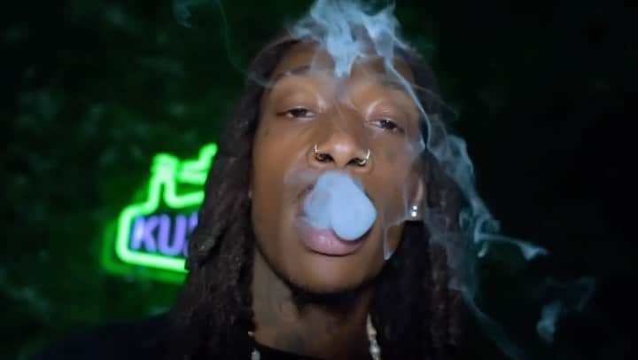 ウィズ・カリファのインスタグラム：「New Video. Refferal. Off the See Ya Mixtape. Keep Streaming.」