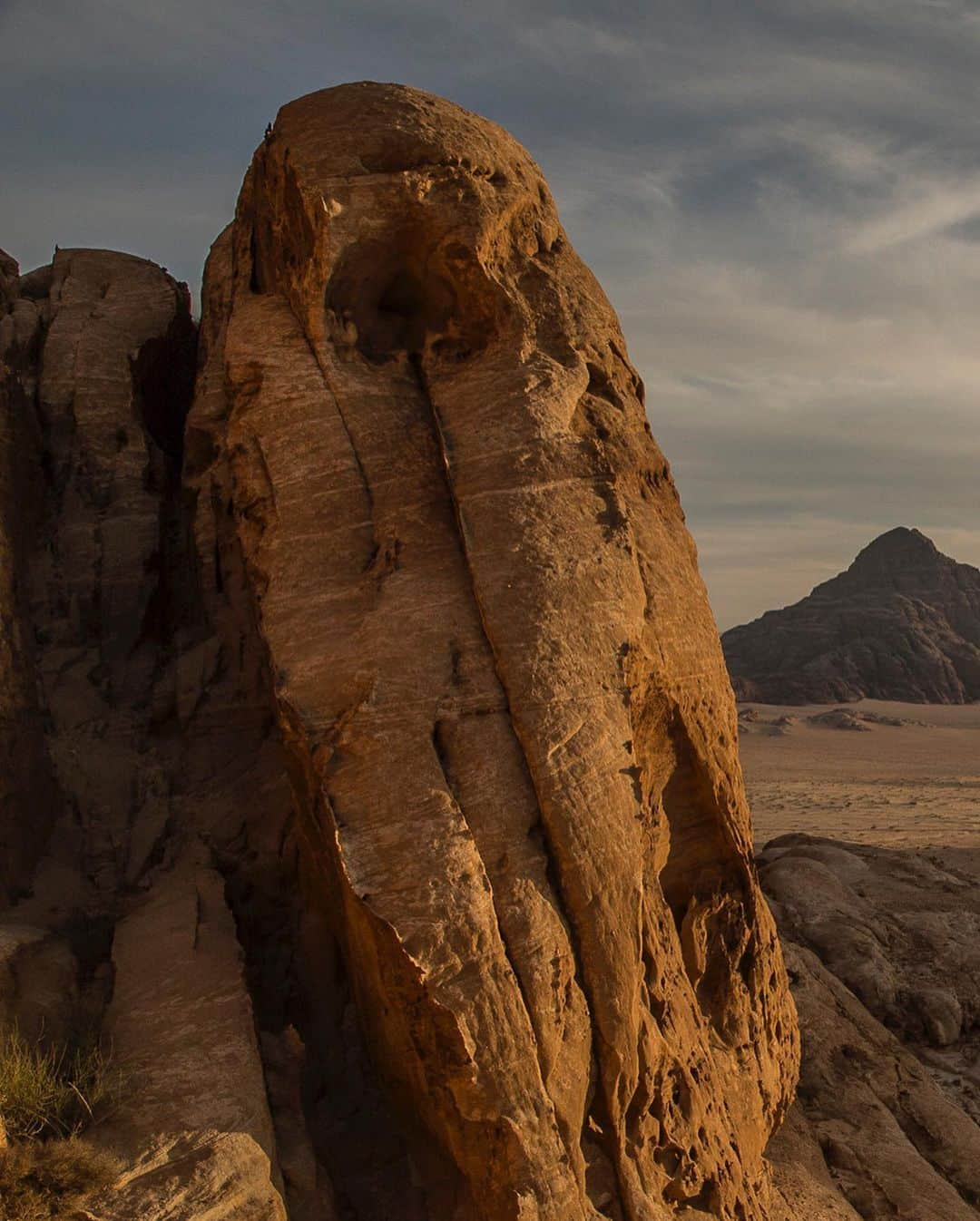 ジョン・スタンメイヤーさんのインスタグラム写真 - (ジョン・スタンメイヤーInstagram)「Going through the archive this morning for a collaboration project with @moabpaper, I found this photograph. Remembering that late afternoon near Wadi Rum, how other-planetary the landscape of Wadi Hafeer is. Not surprisingly, filmmakers created movies such as Star Wars, The Martian, Dune, and many more in this unimaginable landscape. Even the sky was iluminated with life, talking in whirling language together...🪐 ⠀⠀⠀⠀⠀⠀⠀⠀ from @NatGeo @OutOfEdenWalk #jordon #WadiHafeer #landscape」6月22日 1時20分 - johnstanmeyer