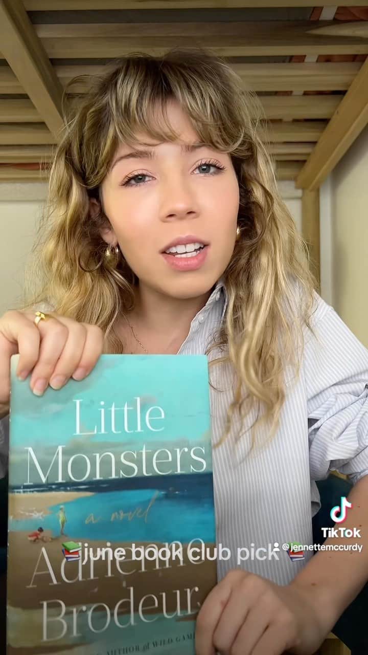 ジェネット・マッカーディのインスタグラム：「Little Monsters is so good. i hope you like it as much as i did.」
