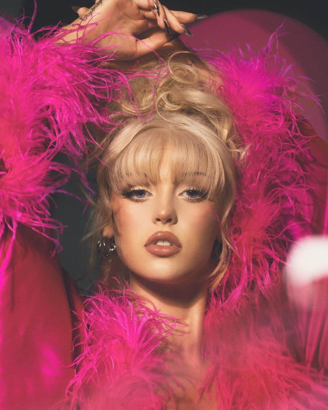 ローレン・グレイのインスタグラム：「candy  @alessandrovoce @wilfordlenov @alessandrovoce」