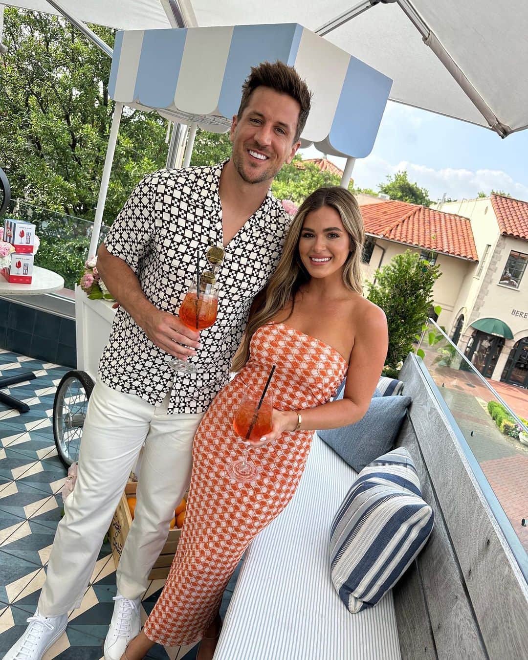 ジョーダン・ロジャースのインスタグラム：「Spritzin’ with my ❤️  So proud of all the hard work @joelle_fletcher has put into creating @saintspritz. The first launch event was a huge success, thanks to all of you that showed up to spritz 💃🏼😎 Many more to come!」