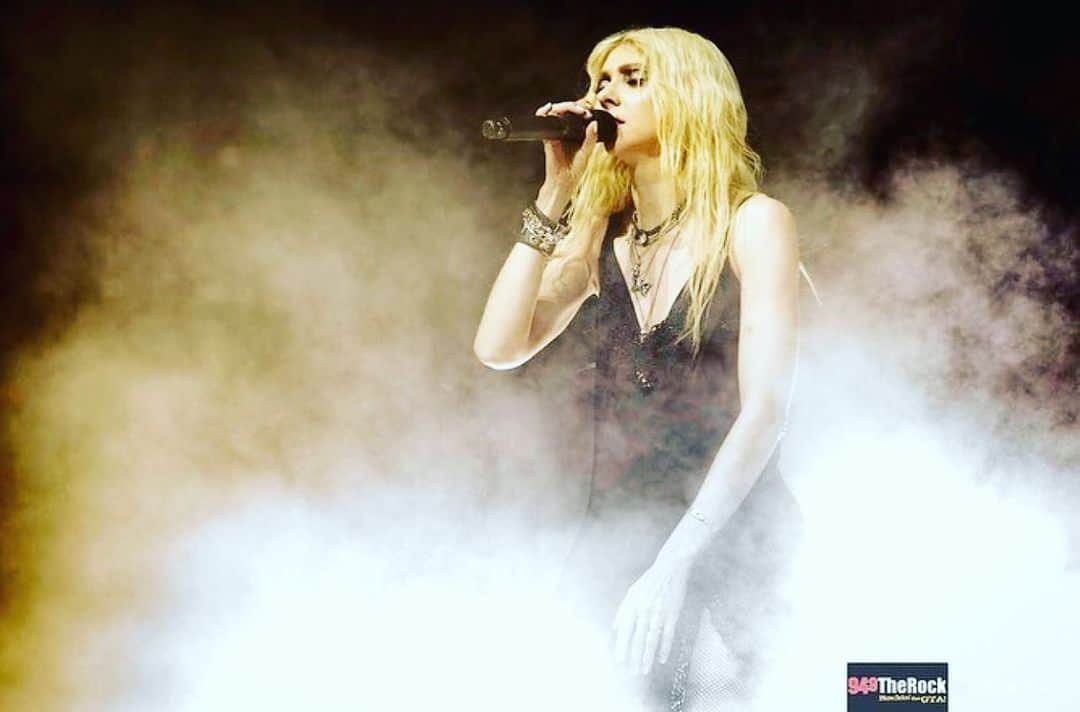 テイラー・モンセンさんのインスタグラム写真 - (テイラー・モンセンInstagram)「#mybones @taylormomsen #inthemistofthemorning」6月22日 2時01分 - taylormomsen