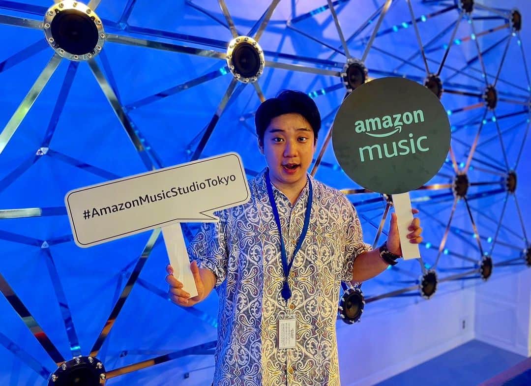 Eden Kaiのインスタグラム：「Amazon Music Studio Tokyoへ遊びに行きました✨とても素敵な空間でした…！🎶⁣ ⁣ Got to visit Amazon Music Tokyo for the first time! Totally loved the atmosphere and everything about it😆💻🎶⁣ ⁣ #AmazonMusicStudioTokyo #AmazonMusic」