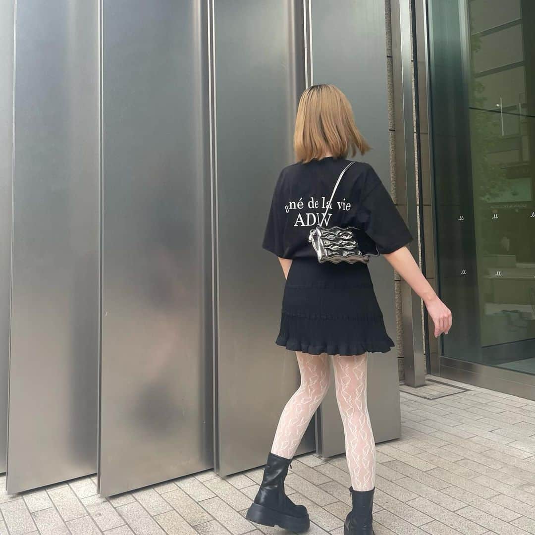 棚瀬響さんのインスタグラム写真 - (棚瀬響Instagram)「ADLV🖤 ジェニちゃんが白のレースタイツを履いてて履きたくなった日」6月22日 19時55分 - 2ki___clmyprn