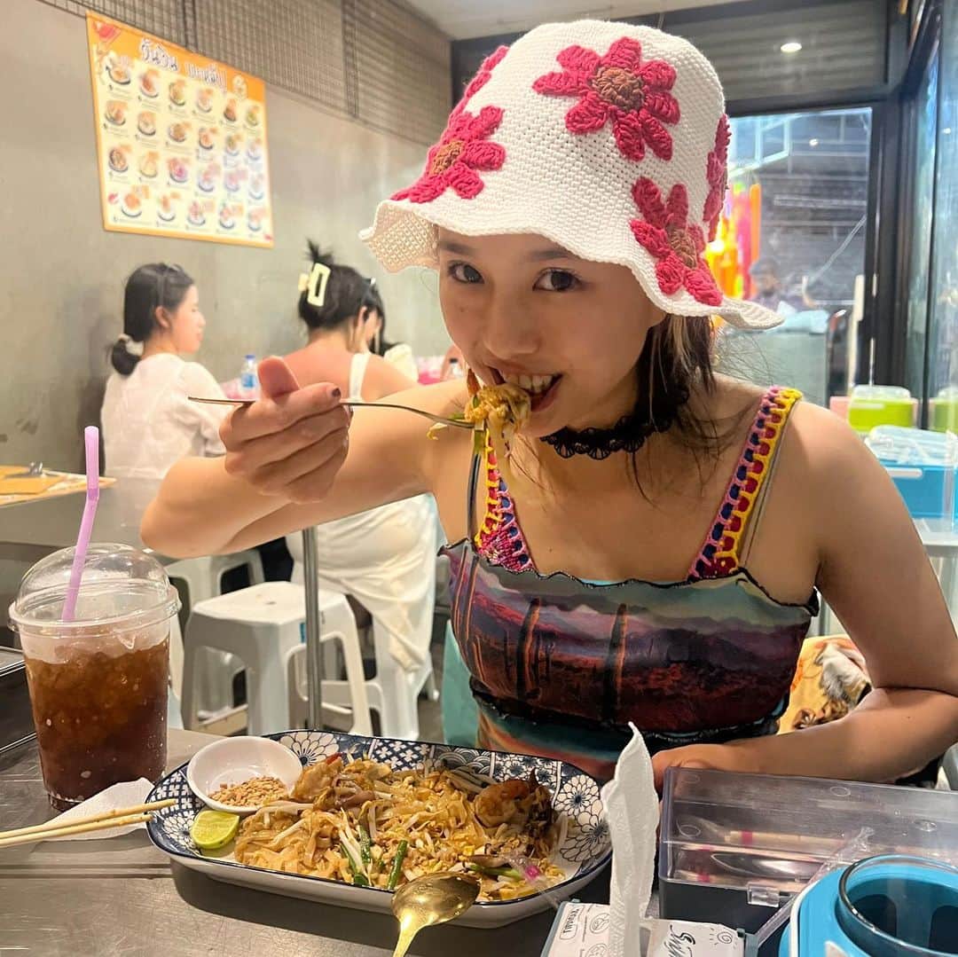 エリイ さんのインスタグラム写真 - (エリイ Instagram)「🇹🇭 Thailand 🤍  🍸🏖👗👙🫶  #bangkok  #พัทยา #บางกอก  #pattaya」6月22日 2時19分 - elliechimpom