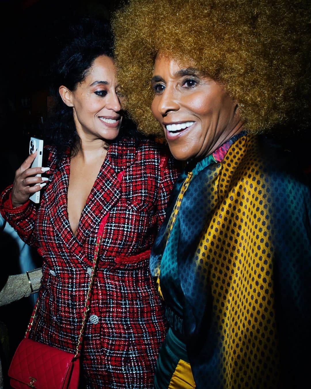 New York Times Fashionさんのインスタグラム写真 - (New York Times FashionInstagram)「At parties last week for the Apollo Theater and the Tribeca Film Festival, luminaries of music and film dressed up in ruffles, sequins and tulle.  On Spring Street in SoHo, Chanel hosted the 16th annual Tribeca Festival Artists dinner at Balthazar, honoring women artists who contributed original artwork to the festival’s filmmakers. The crowd included Greta Lee, Tracee Ellis Ross, Renee Cox and Lizzy Caplan. Guests dined on steak frites while flipping through art books, which were placed at each seat.  The actress Zazie Beetz chatted with other guests on a red bench at Balthazar. “I’m feeling Halloween meets 1920s,” she said. “But most of all, I feel very chic.”  In Harlem, the Apollo hosted its annual Spring Benefit, where musicians and philanthropists celebrated the theater’s 90th year and raised more than $2.2 million for the theater. Spike Lee, wearing a maroon Morehouse College jacket, presented an award to Kareem Abdul-Jabbar later in the evening. Raymond P. Lewis opted for ruffles, and Stacey Brooklyn and Susan Shaw flaunted statement accessories.  Tap the link in our bio to see more of the most-dressed guests at both events. Photos by @dina_litovsky and @dollyfaibyshev」6月22日 2時56分 - nytstyle