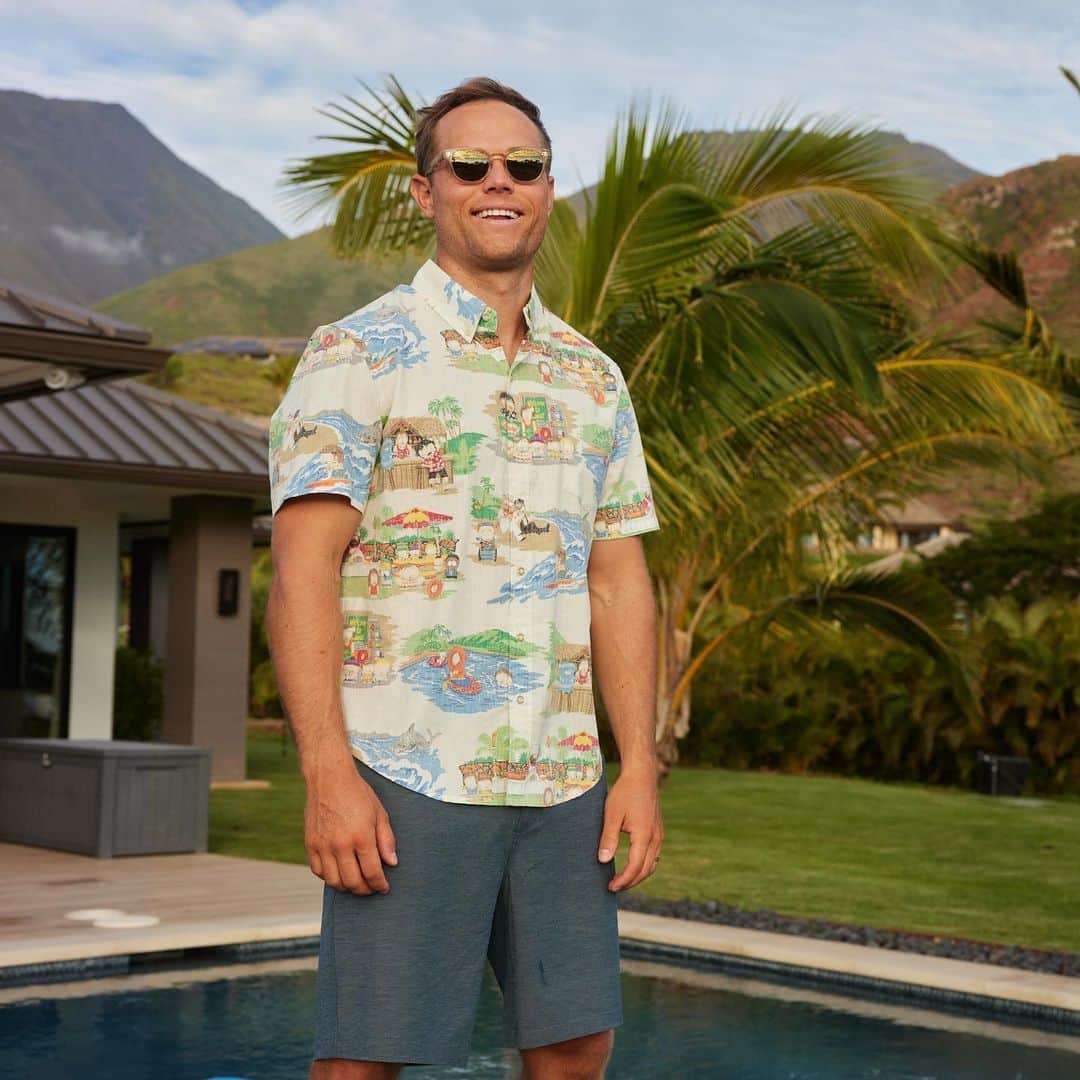 レインスプーナーのインスタグラム：「Introducing Mahalo Rewards, our first official collaboration with @southpark. Featuring all your favorite characters in the land of Aloha, the collection includes men’s and women’s Aloha shirts as well as a collection of accessories. Available in store and online now.」
