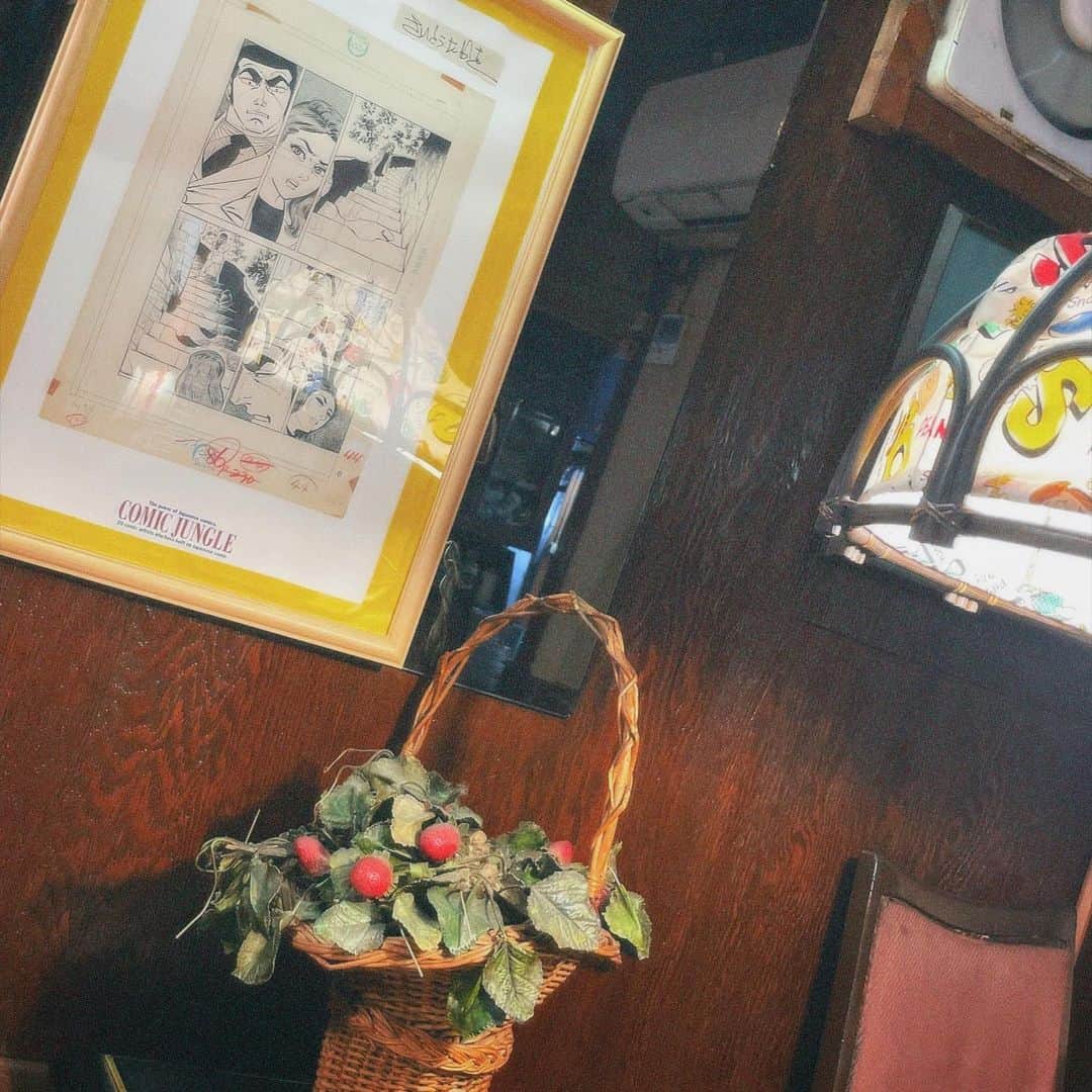 塩野響子さんのインスタグラム写真 - (塩野響子Instagram)「⠀だいすきな場所。 ⠀ ⠀ #オムナポ一択🍝 #コーヒーも淹れたて #マイルドで超美味しい #喫茶店 #レトロ #珈琲」6月22日 18時30分 - kyondayo1206