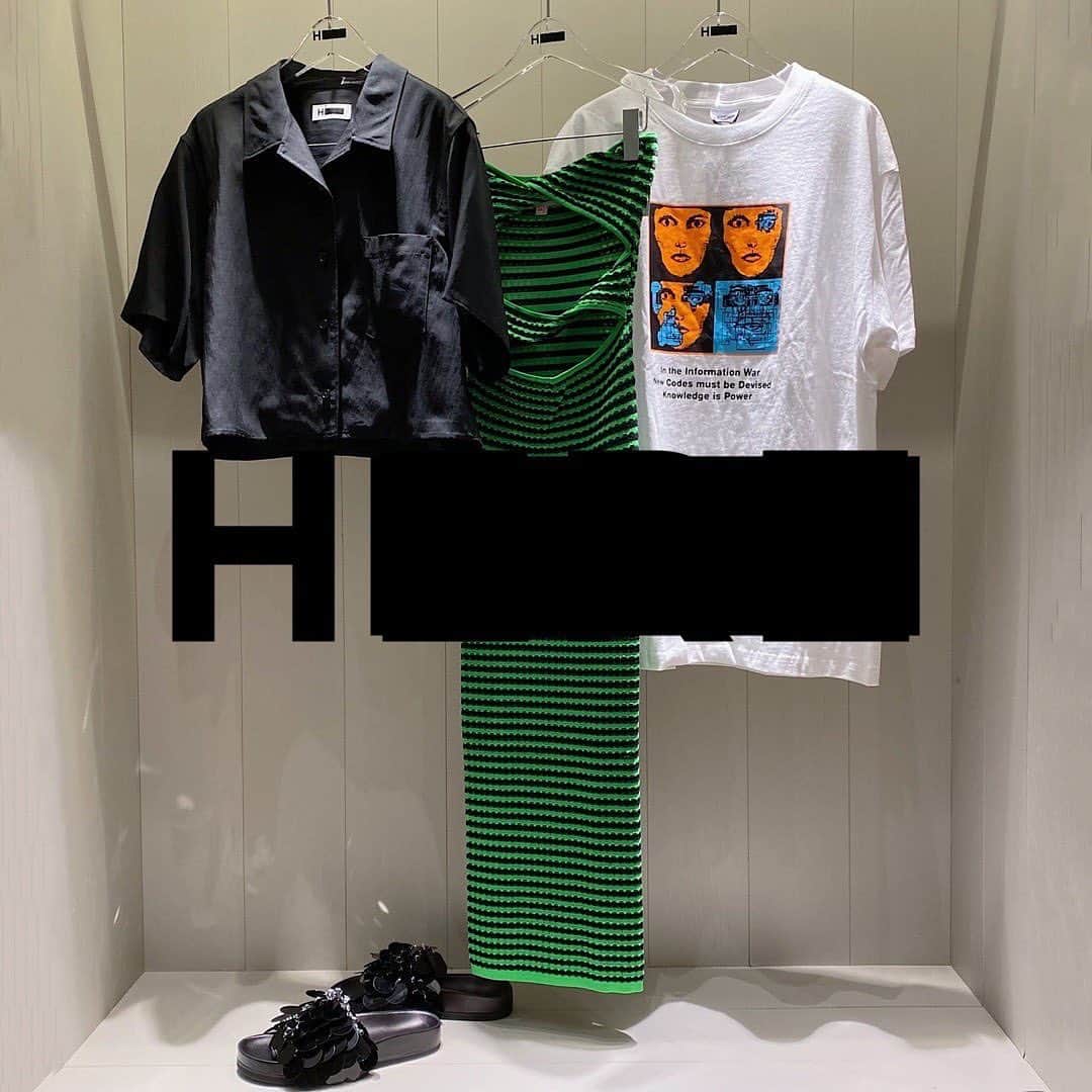 H BEAUTY&YOUTHさんのインスタグラム写真 - (H BEAUTY&YOUTHInstagram)「＜H BEAUTY&YOUTH＞ SATIN OPEN COLLER SHIRTS ¥23,100 ＜SOLID&STRIPED＞ARIANA DRESS ¥49,500 ＜COME SUN DOWN＞ INFORMATION TEE ¥9,790 ＜paco rabanne＞ SPARKLE SANDAL for women ¥76,285   #H_beautyandyouth #エイティーズビューティアンドユース @h_beautyandyouth  #BEAUTYANDYOUTH #ビューティアンドユース #Unitedarrows #ユナイテッドアローズ #solidandstriped #comesundown #pacorabanne」6月22日 14時28分 - h_beautyandyouth