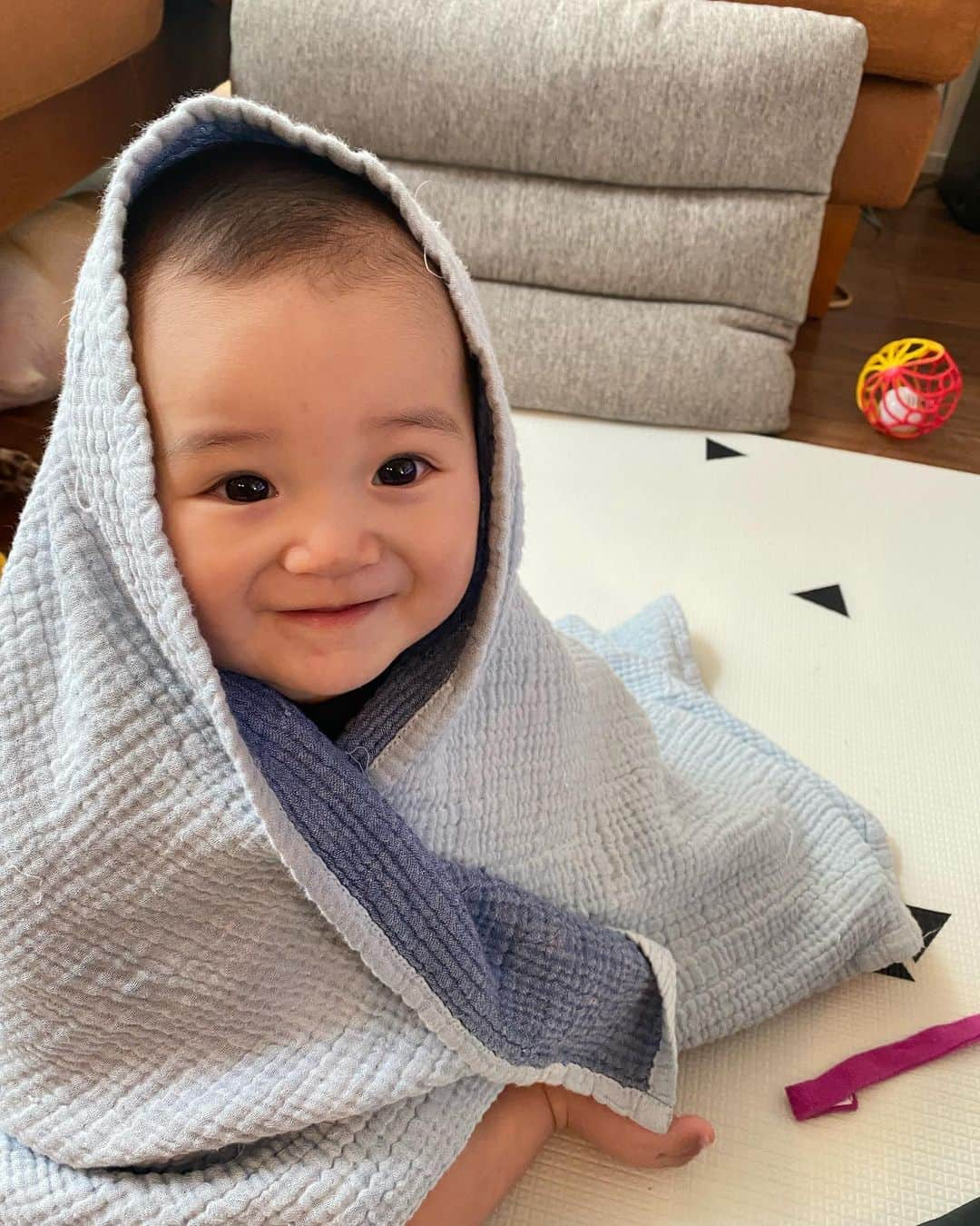 mai saitoさんのインスタグラム写真 - (mai saitoInstagram)「最近の写真☀️  時間が過ぎるのがほんとに早すぎて、息子を保育園に入れたくなあーい！と感じて眠れなくなる今日この頃🥲笑  明日は4件目の保育園見学なので気合い入れてがんばります♡  #ショートボブ#ミニボブ#男の子ママ#まますたぐらむ#新米ママと繋がりたい#あかちゃんのいる生活#生後7ヶ月男の子#赤ちゃんママコーデ」6月22日 12時59分 - maimai__213