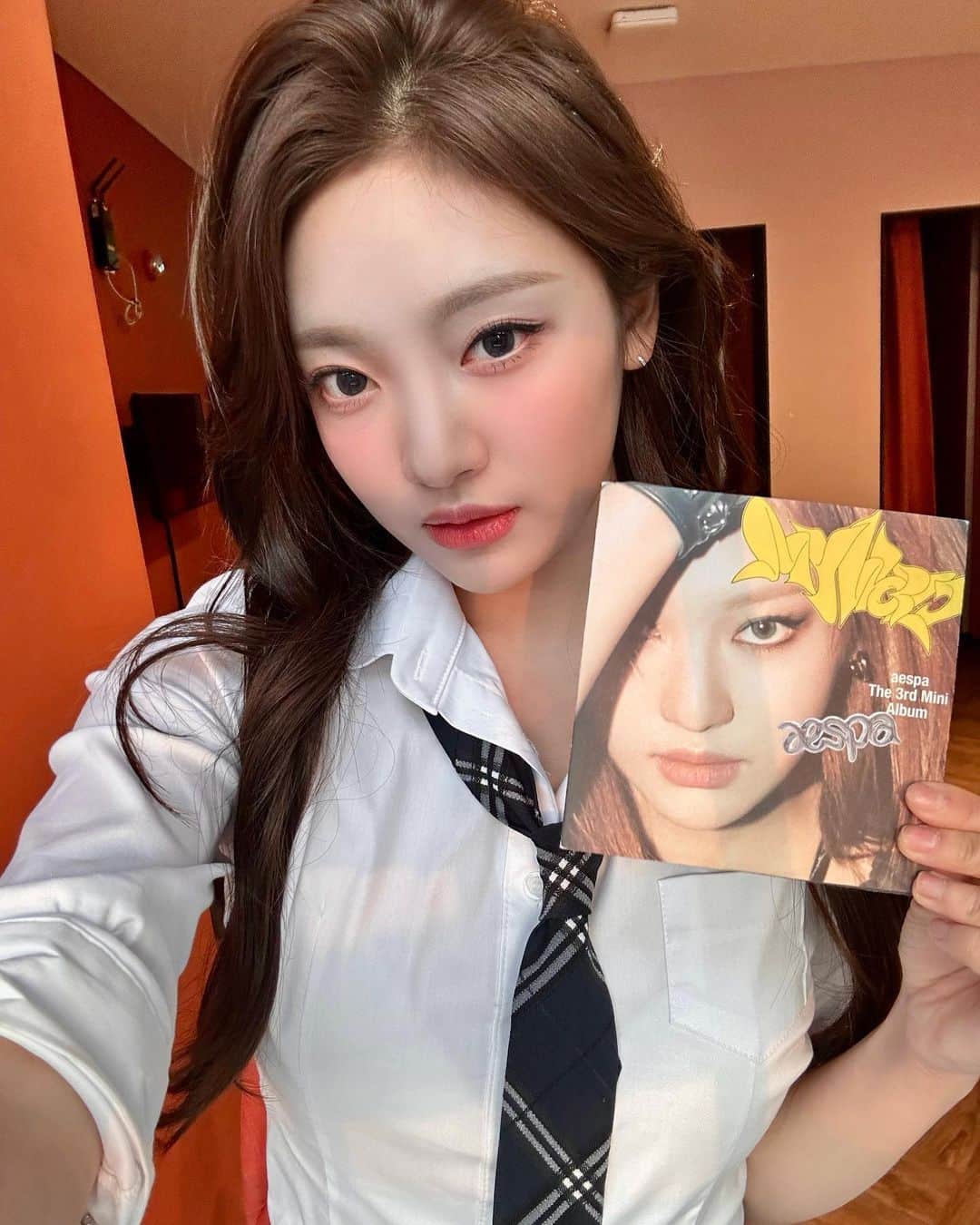 aespaさんのインスタグラム写真 - (aespaInstagram)「Calling out to US MYs! The 3rd Mini Album 'MY WORLD' US release COUNTDOWN D-9!  ❤Pre-order OFFICIAL ‘Poster Version' HERE with handwritten English photocard message included!!👇 🎁shop.aespa-officialus.com 🌐aespa.lnk.to/myworld-minialbum  #aespa #æspa #에스파 #MYWORLD #aespa_MYWORLD #NINGNING #닝닝 @imnotningning」6月22日 13時07分 - aespa_official