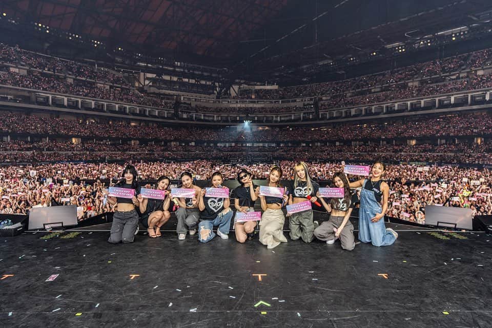 TWICEのインスタグラム：「TWICE 5TH WORLD TOUR 'READY TO BE' IN #DALLAS   What an amazing day in Dallas!  Thanks to our Dallas ONCE for the special memories💗  #TWICE #트와이스 #READYTOBE #TWICE_5TH_WORLD_TOUR」
