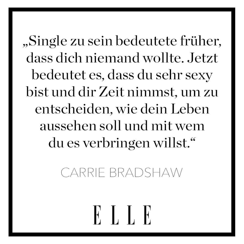 ELLE Germanyさんのインスタグラム写真 - (ELLE GermanyInstagram)「Es geht weiter: „And Just Like That …“ startet heute mit der zweiten Staffel. Wie es mit Carrie Bradshaw und Co. weitergeht, können Sie ab sofort auf Wow sehen. 🤍  #carriebradshaw #quotes #zitate #sexandthecity #andjustlikethat」6月22日 13時23分 - ellegermany