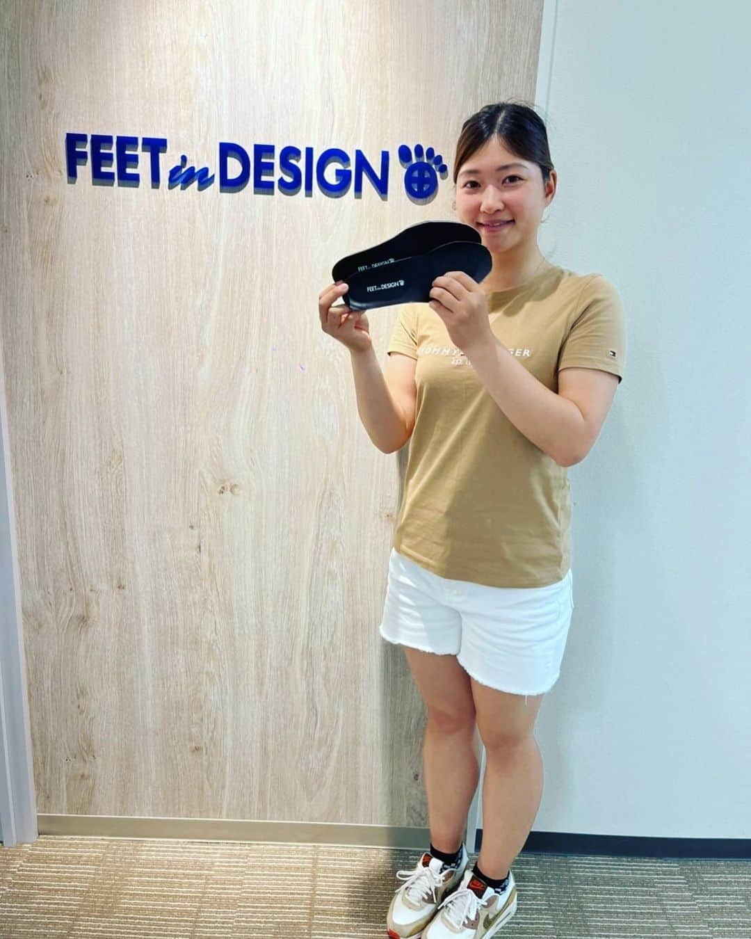 平井亜実さんのインスタグラム写真 - (平井亜実Instagram)「先日　@feetindesign さんに 計測してもらいインソールを作って頂けることになりました☺️  今は普段の靴に入れてますが もっと動きやすくて柔らかいモデルに。 完成楽しみにしています👟 ありがとうございました😁  #jlpga#ゴルフ#インソール#オーダーメイド」6月22日 13時58分 - ami.h1996