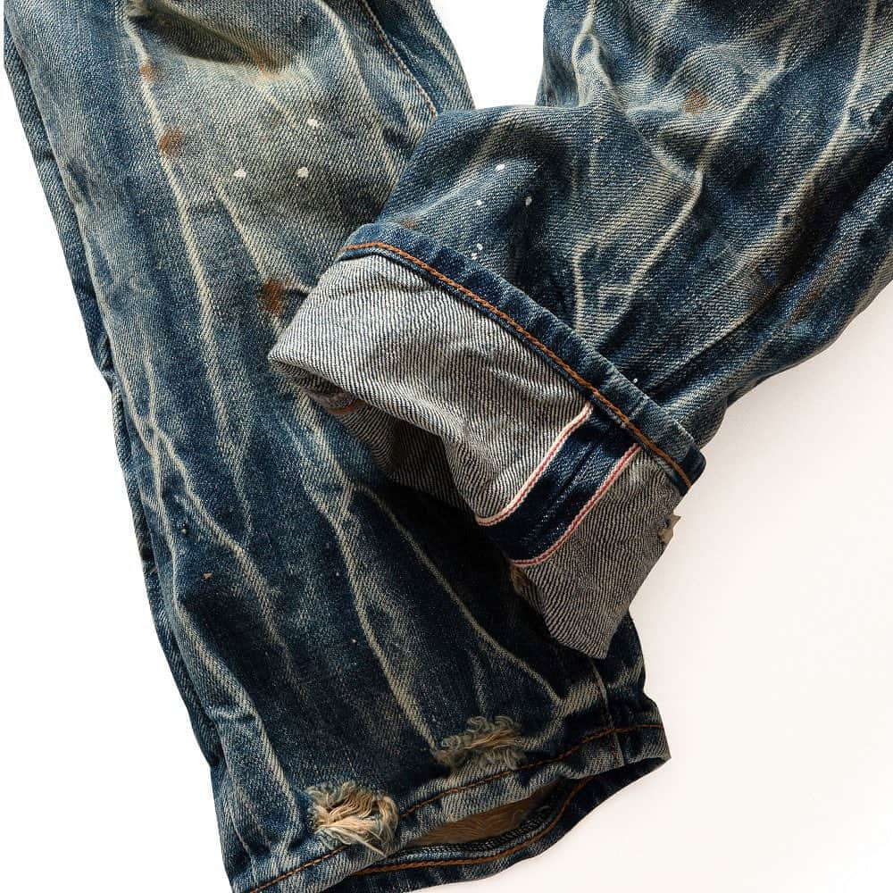 ピーアールーピーエスさんのインスタグラム写真 - (ピーアールーピーエスInstagram)「Le Sabre - Selvedge Kasuga | Light Wash Selvedge is made of Japanese fabric and features patchwork at the knee and back pocket. Destruction on the thigh, back cuffs and back pocket have been designed to emulate a natural worn out look and an aggressive wash with rust stains and light paint splatter further define and set these jeans apart.」6月22日 5時22分 - prpsjeans