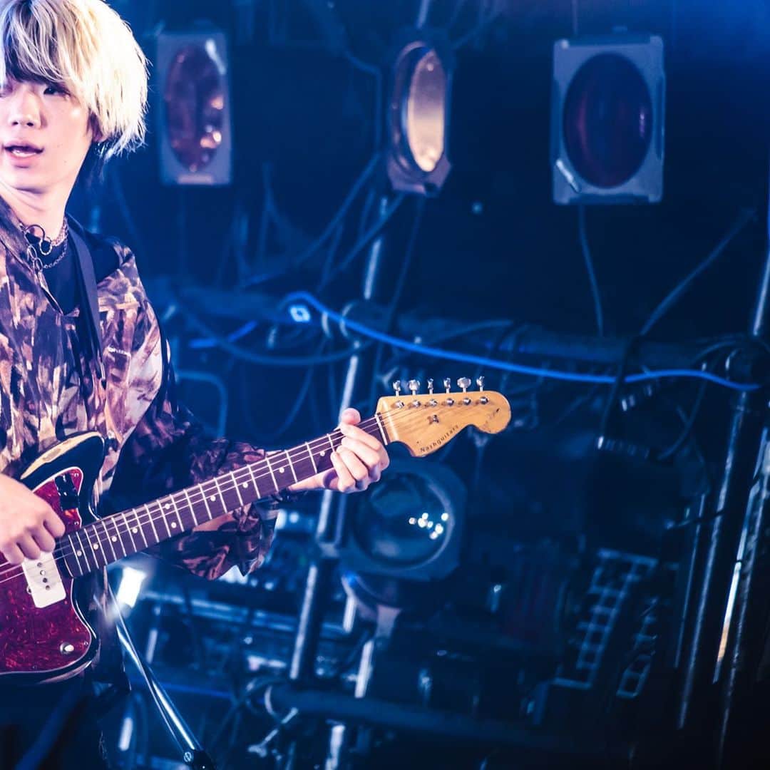 吉田喜一（よぴ）のインスタグラム：「2023.06.20 guitar @apollon_niigata  guitar strap @koubou_path  . . . Photo by LEI FILMWORKS」