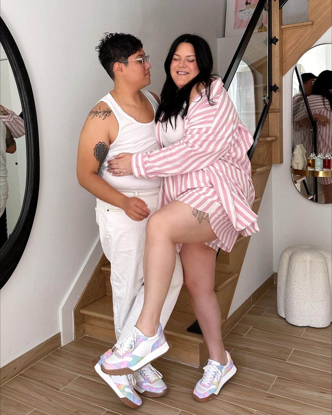 サムエデルマンのインスタグラム：「This month, we asked @nicolettemason and @ninakossoff what pride meant to them. Here’s what they said:  “For us, pride is all about celebrating the contributions of our community and renewing our commitment to actively working to make the world a better place for LGBTQ people.”  Our limited-edition Layla sneaker is available now & 15% of proceeds will be donated to the @itgetsbetter 🌈」