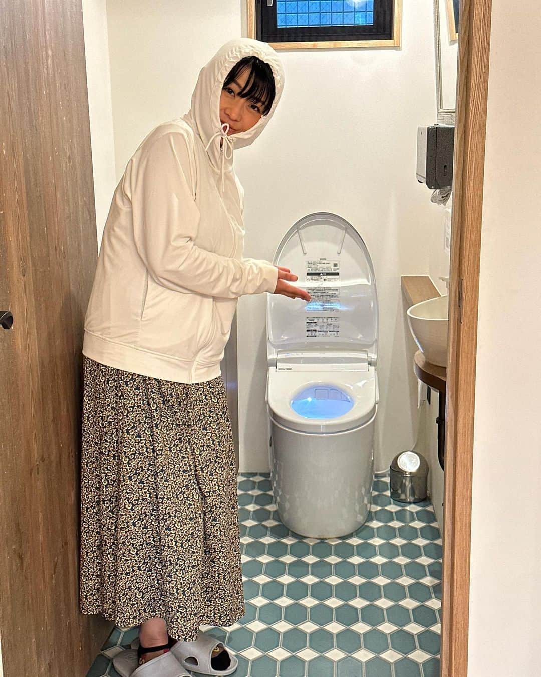 範田紗々さんのインスタグラム写真 - (範田紗々Instagram)「映画「 #トイレのおっさん 」に因んで✌️」6月22日 6時44分 - handa_sasa
