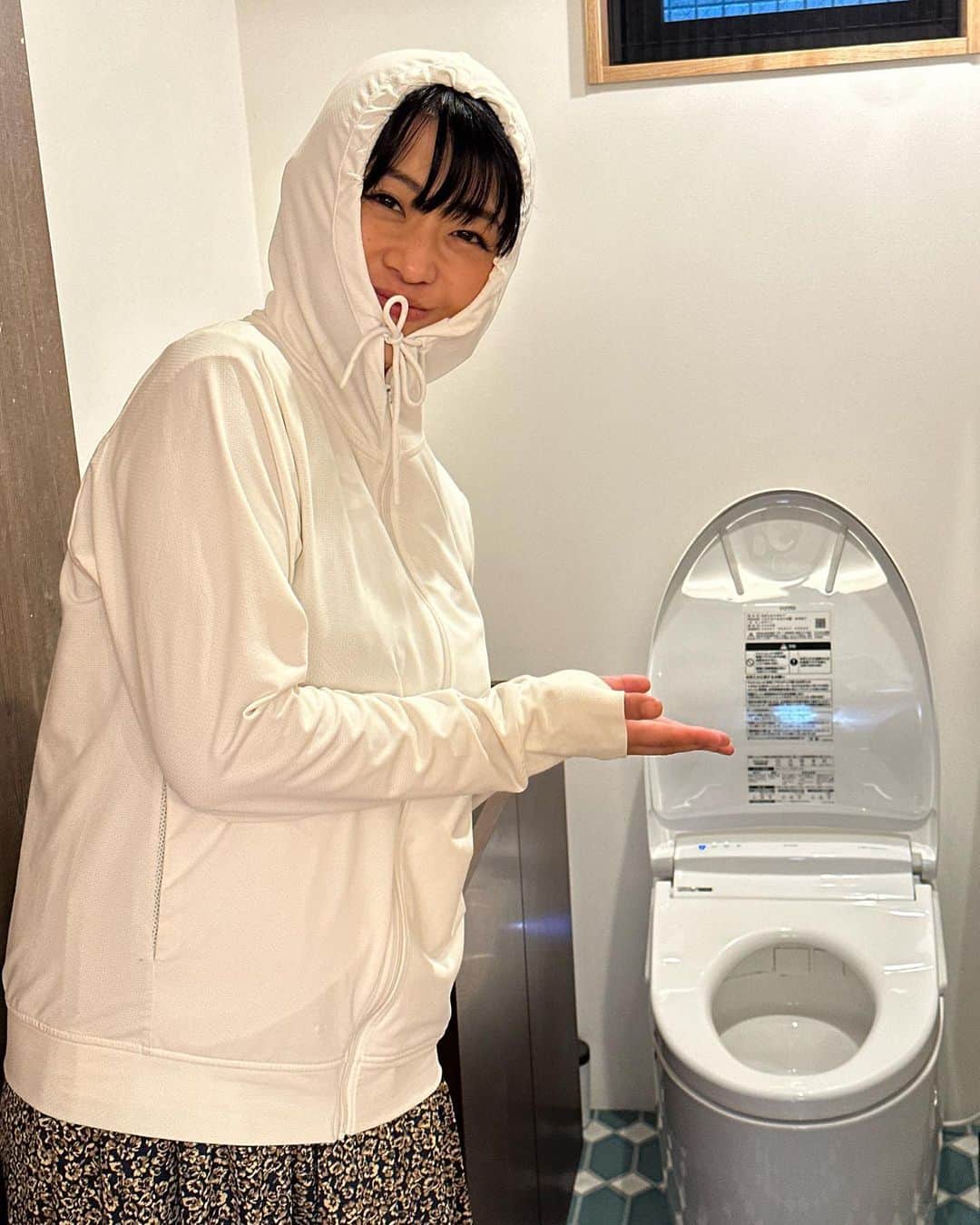 範田紗々さんのインスタグラム写真 - (範田紗々Instagram)「映画「 #トイレのおっさん 」に因んで✌️」6月22日 6時44分 - handa_sasa