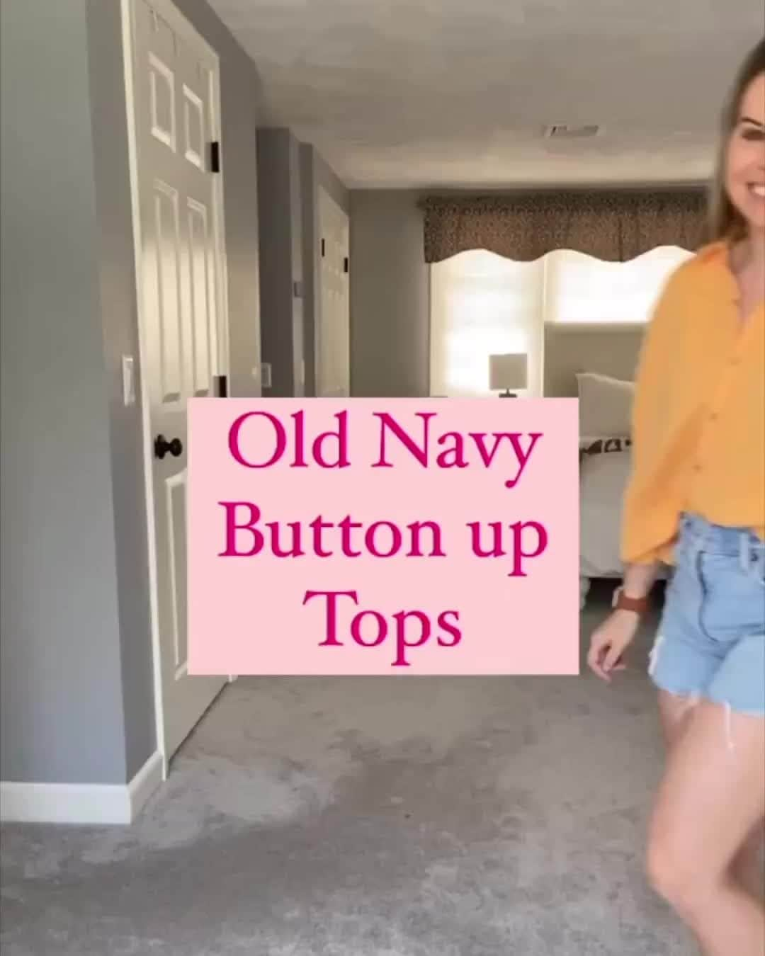 Old Navyのインスタグラム：「business in the the front, dance party also in the front  #spottedinoldnavy 👚 @mamakaseylife  #buttondownshirt #classicstyle #spottedinoldnavy #oldnavystyle #menswearinspired #oversized」