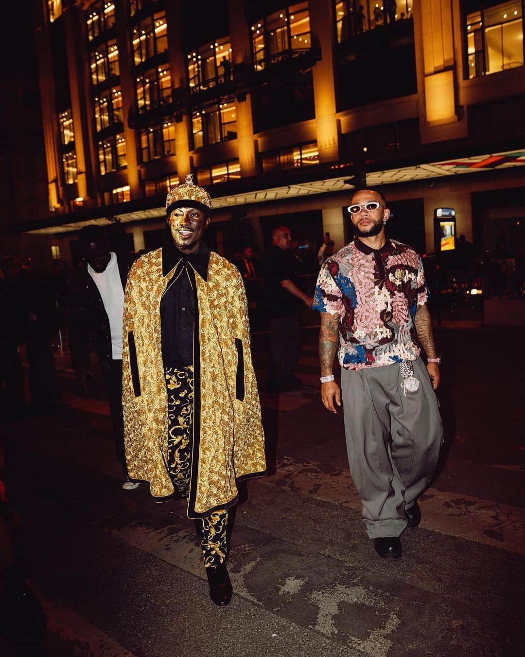 メンフィス・デパイのインスタグラム：「PFW @louisvuitton @pharrell 👏🏽💜」