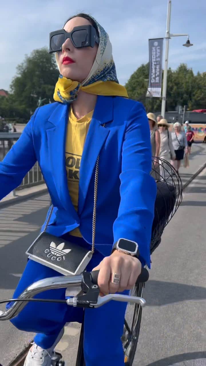 B. Akerlundのインスタグラム：「🏍️🇸🇪……」